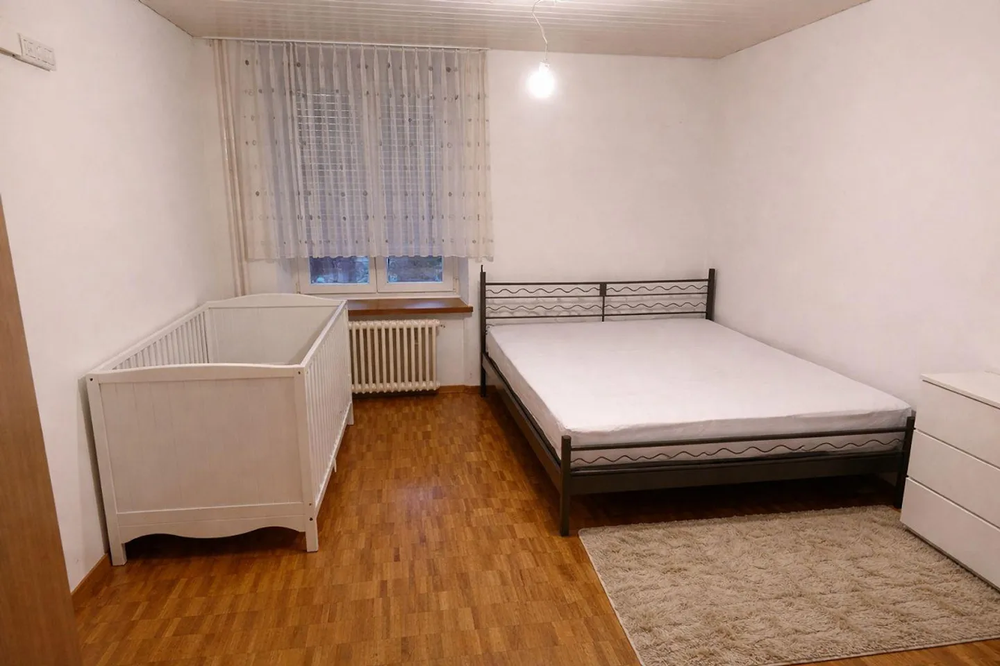 4.5 room apartment with large garden and garden house for free use - Photo 8 of 11