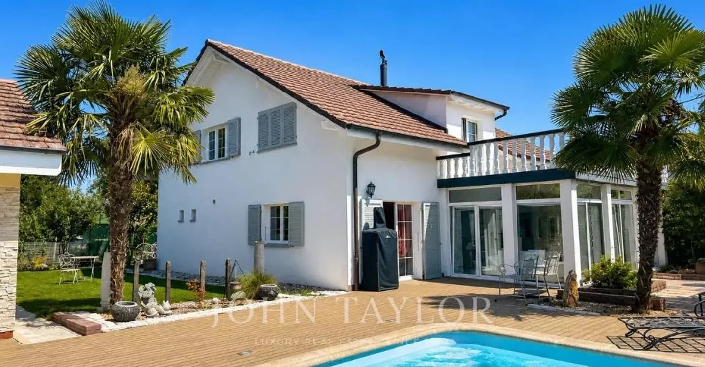 Spacious Villa with Pool - Photo 1 of 13