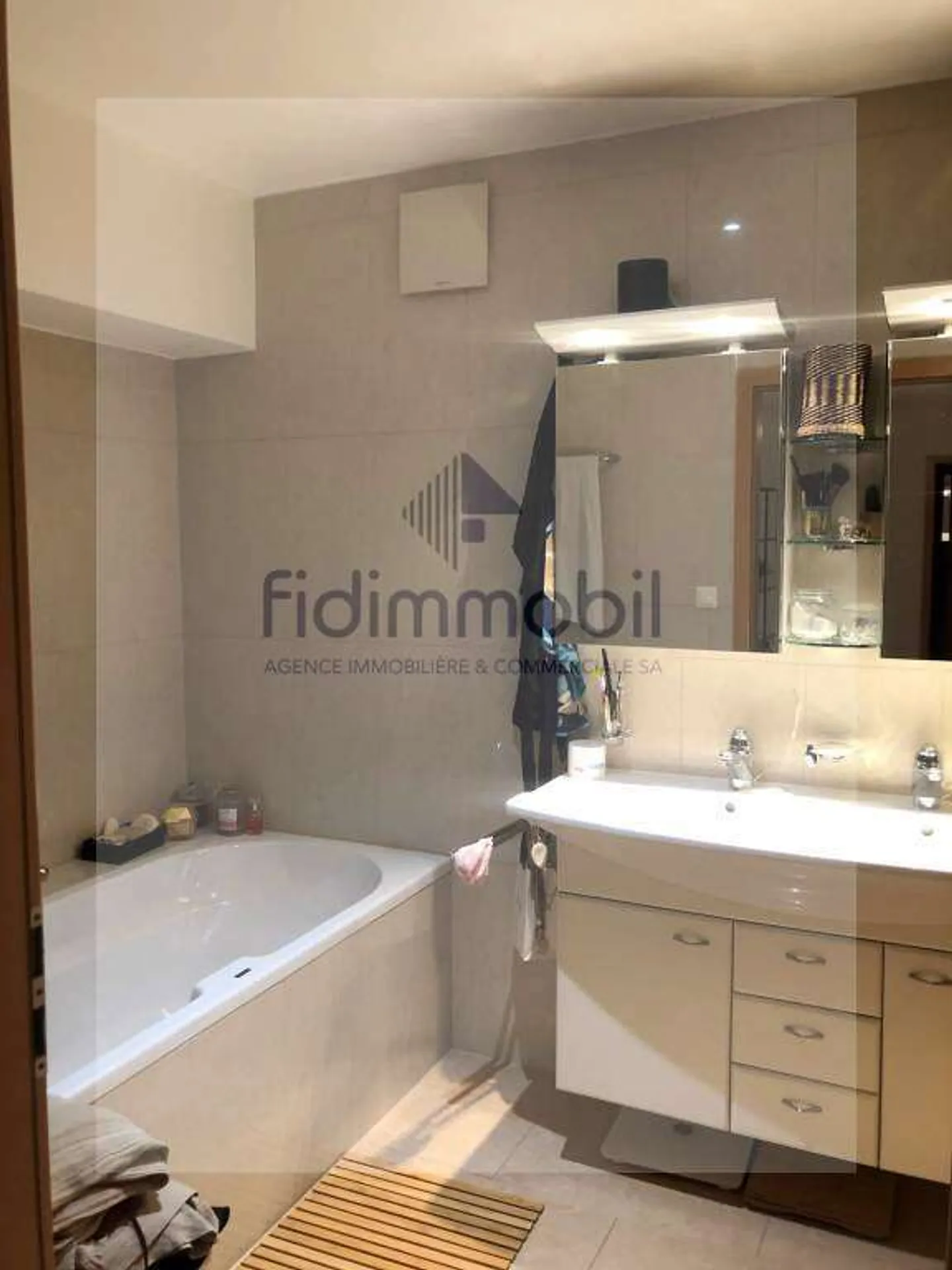 Appartement magnifique avec belle terrasse au centre-ville - Photo 7 sur 9