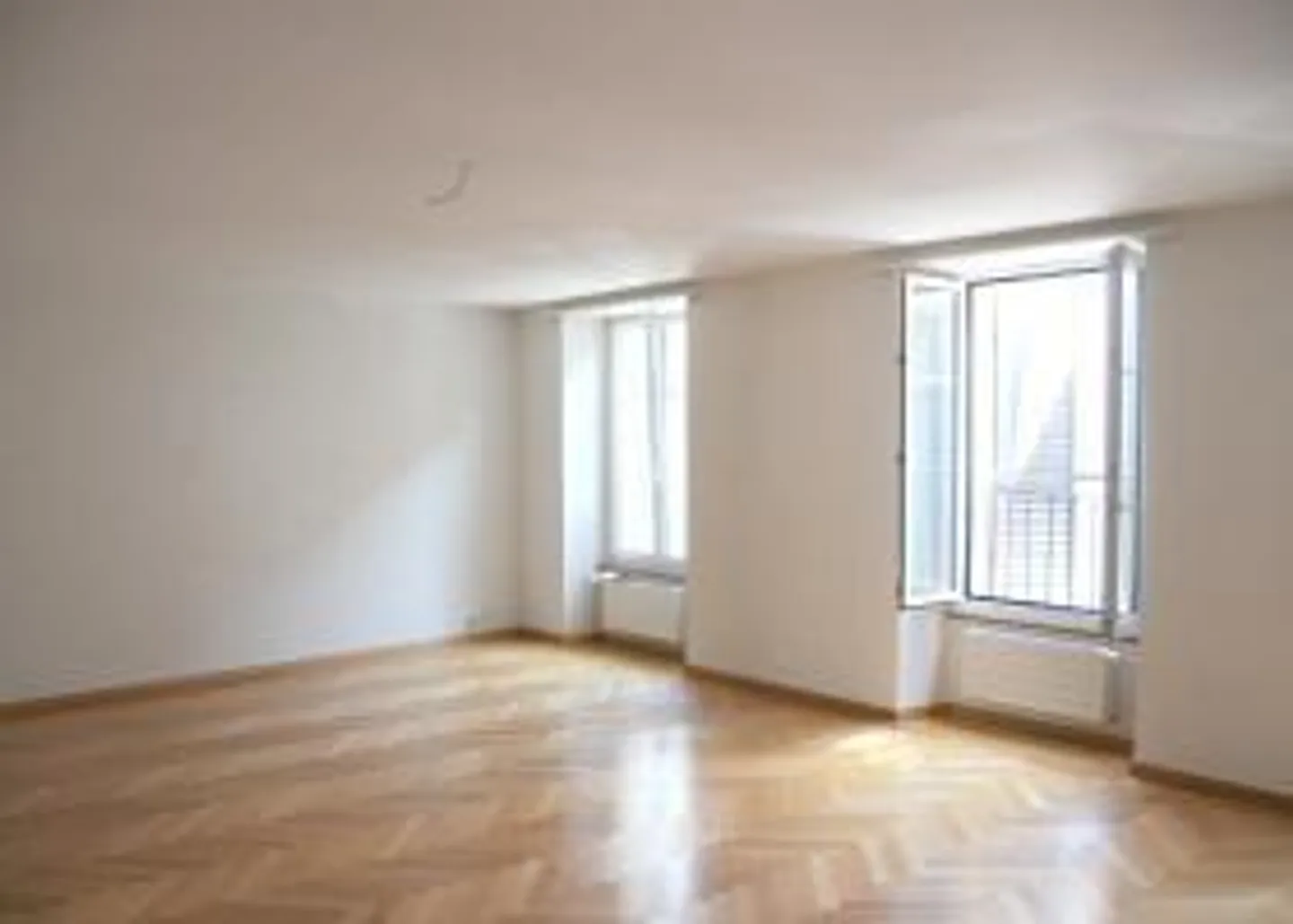 Appartement magnifique avec belle terrasse au centre-ville - Photo 4 sur 9