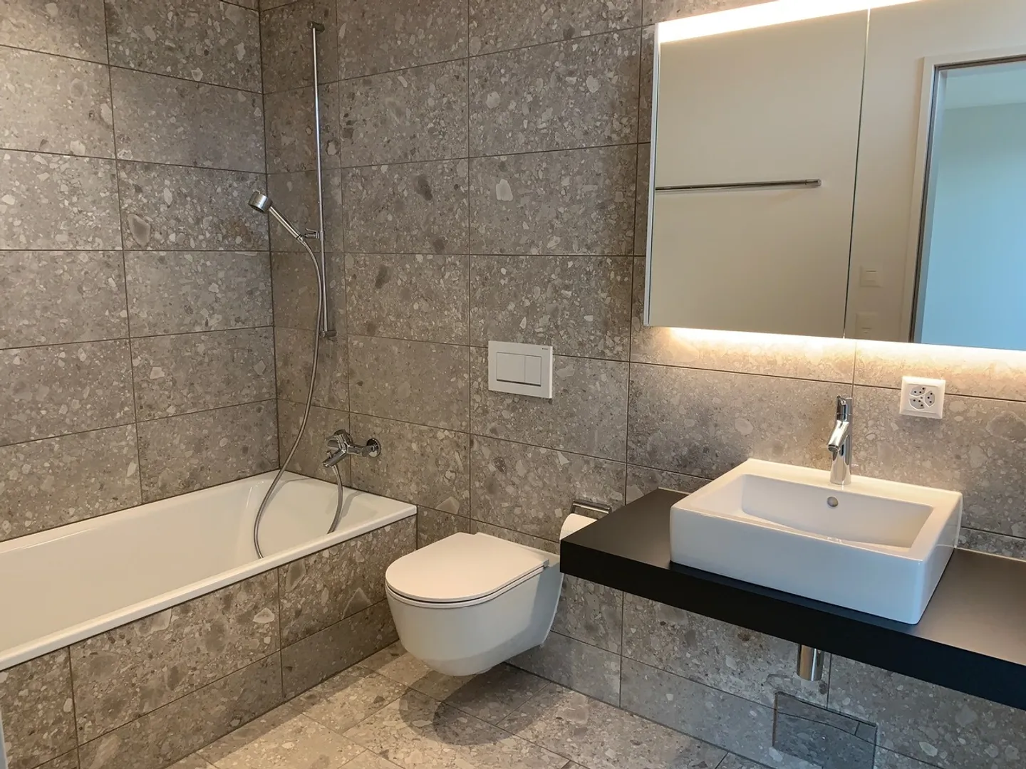 Apartment for rent - Photo 5 of 15