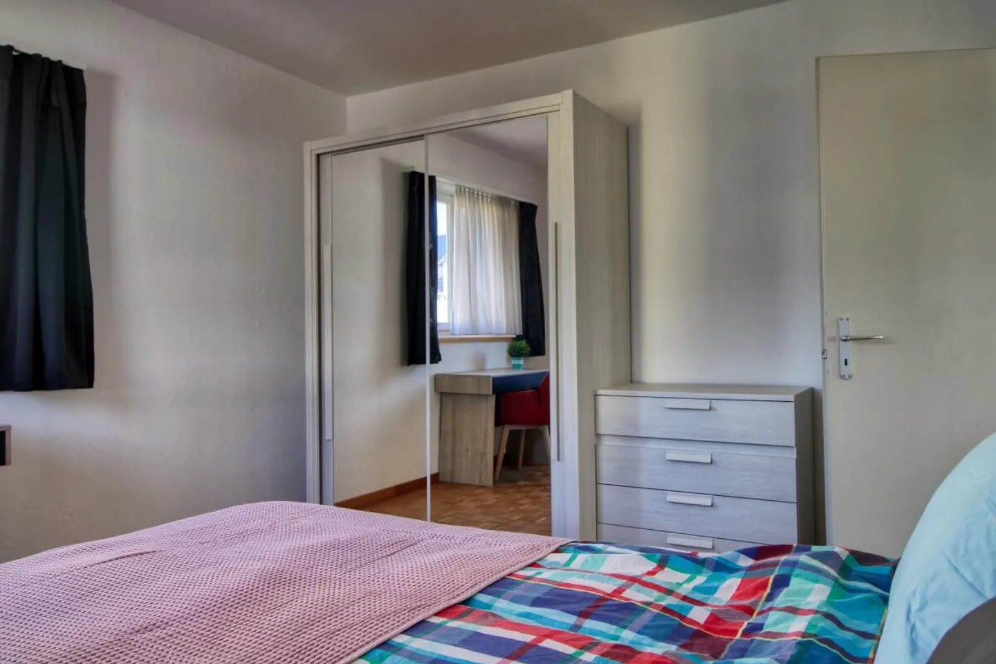 ONLINE VIEWING WG-Room - Photo 8 of 16