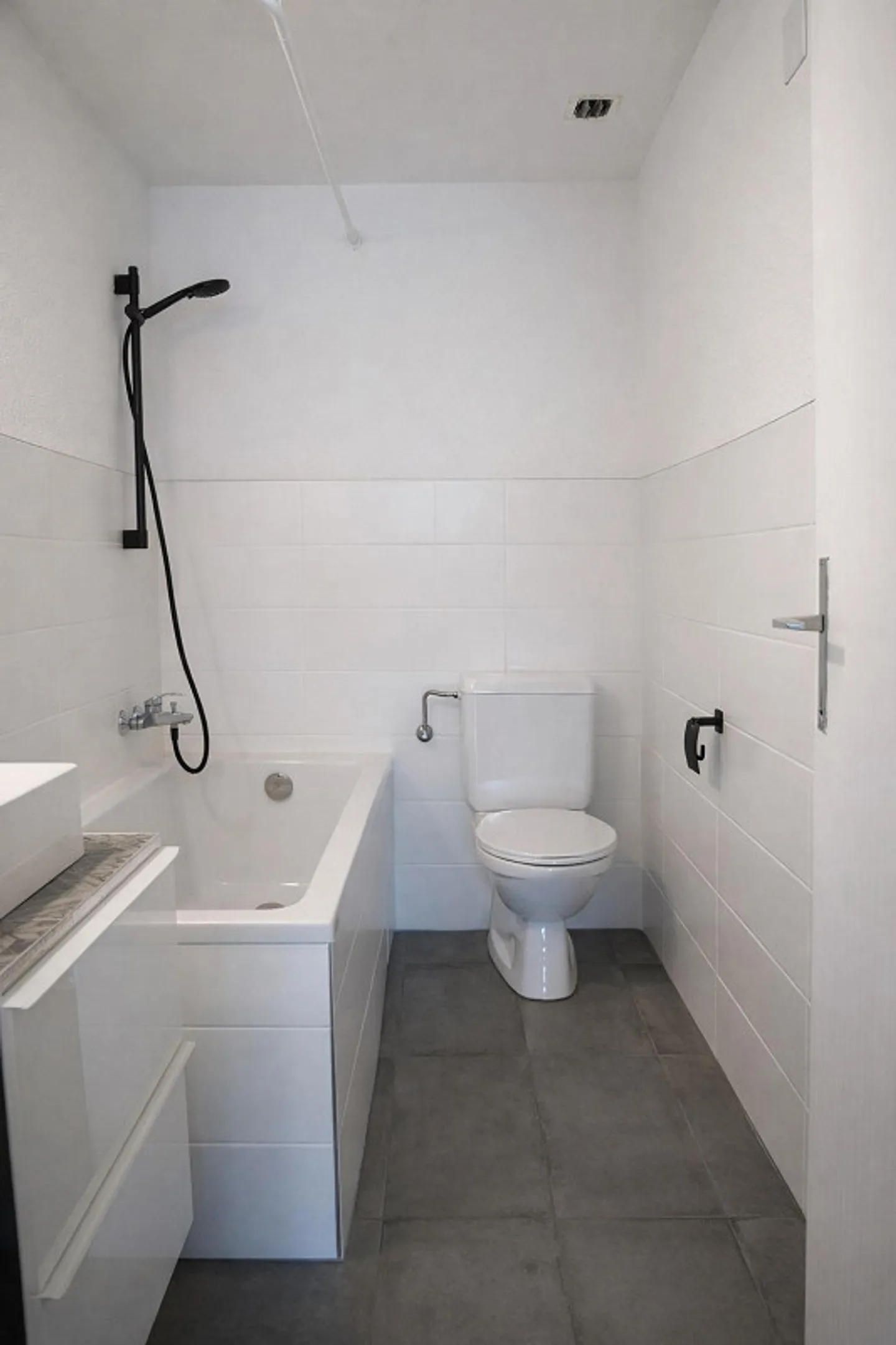 Detached house with potential for two residential units - Photo 18 of 20