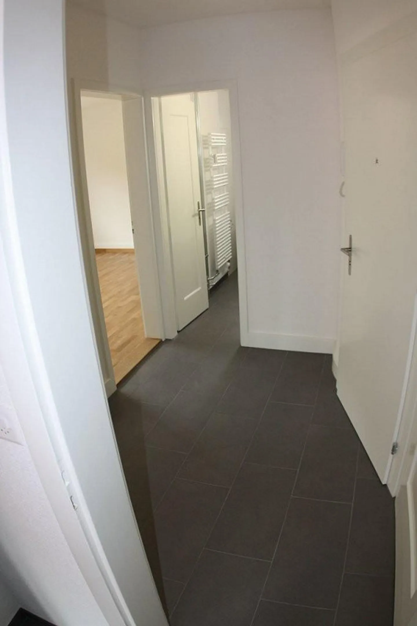 Appartamento moderno con 2 camere da letto in affitto! - Foto 6 di 9
