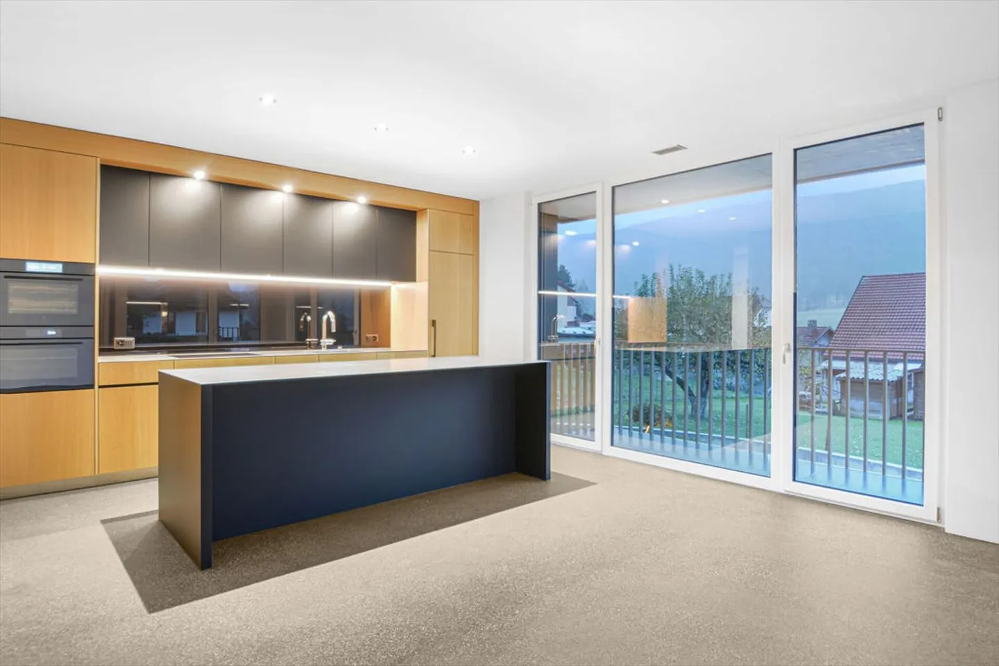 6-room apartment - Photo 3 of 13