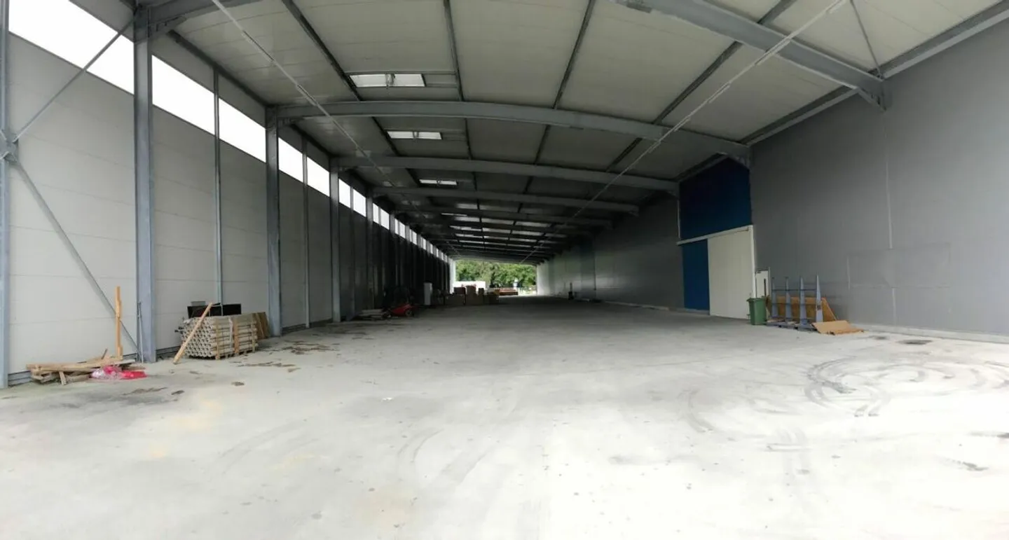 Halls, stocks, depositi, laboratori, produzione, aree coperte, terreni, 2400m2 divisibile 1200m2, altezza/soffitto: 10m - Foto 4 di 9