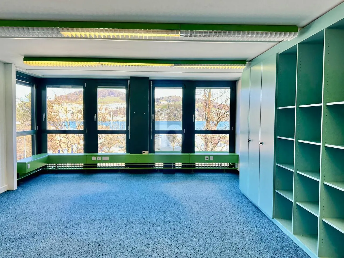 MODERNO, LUMINOSO & FUNZIONALE - Foto 3 di 6