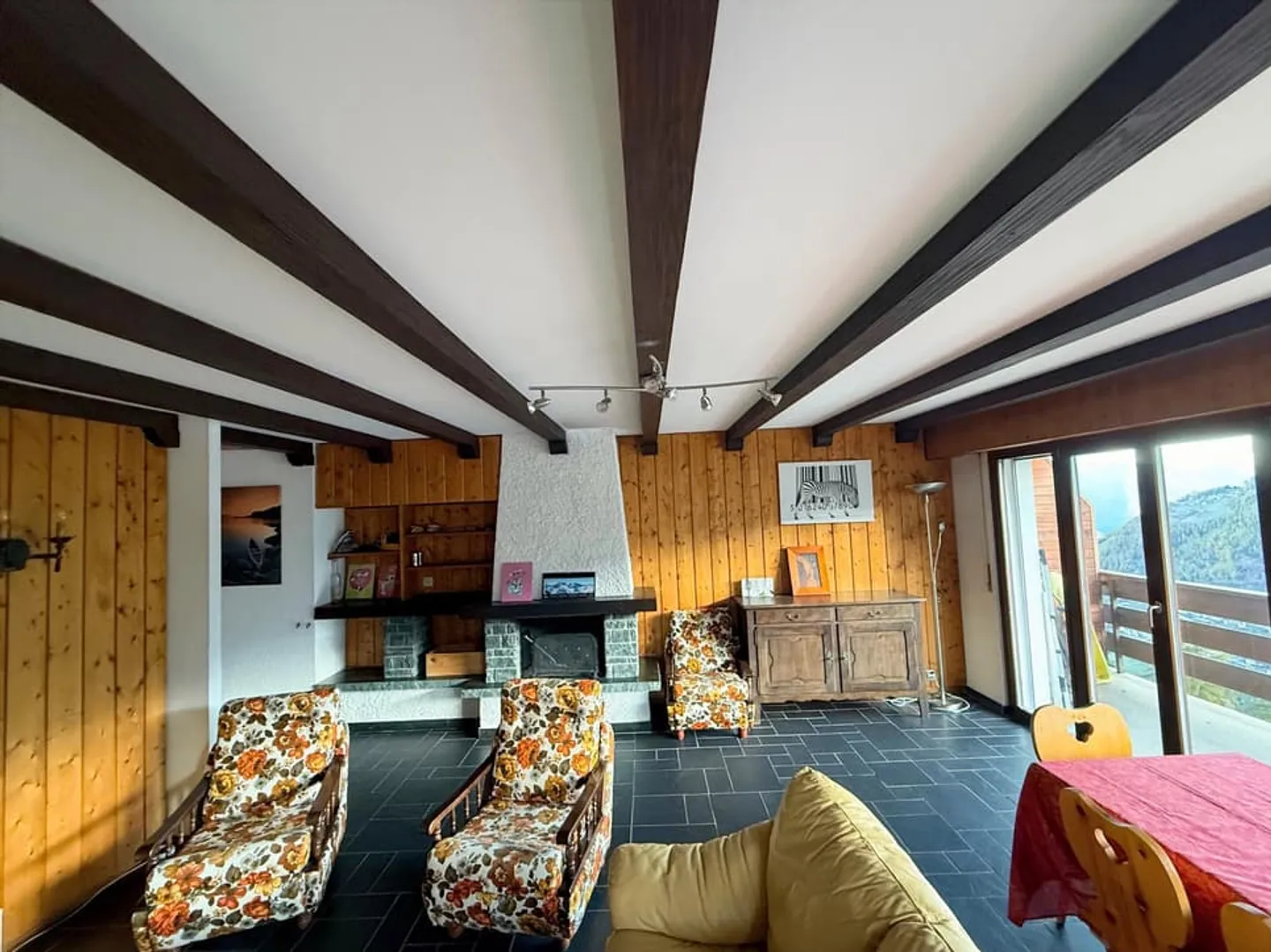 Zu verkaufen geräumige 3-5 Zimmer Wohnung in Tzoumaz - 4 Täler - Foto 3 von 13