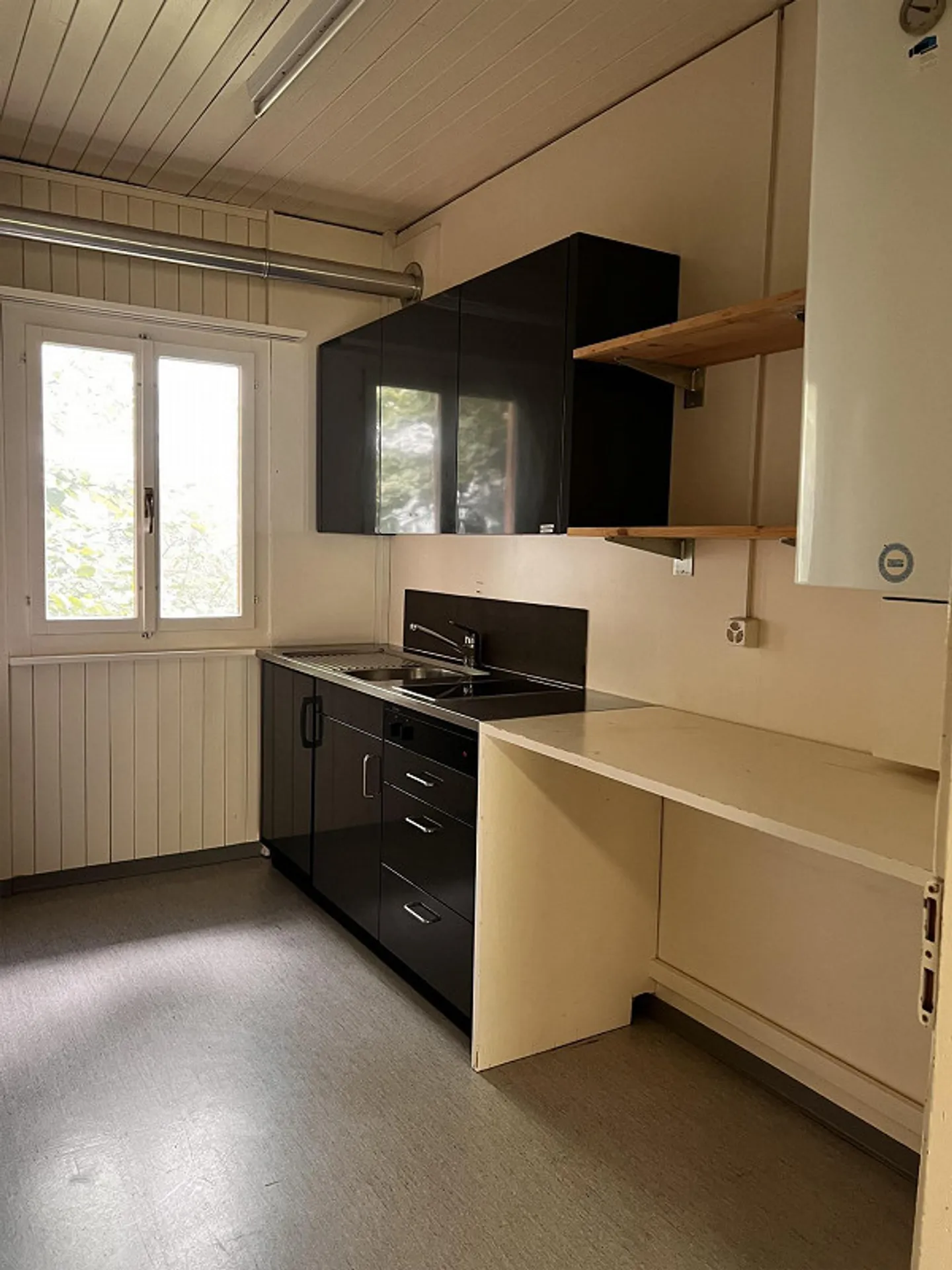 Temporaire : Bureau/Atelier avec Jardin près du Centre-Ville - Photo 1 sur 4