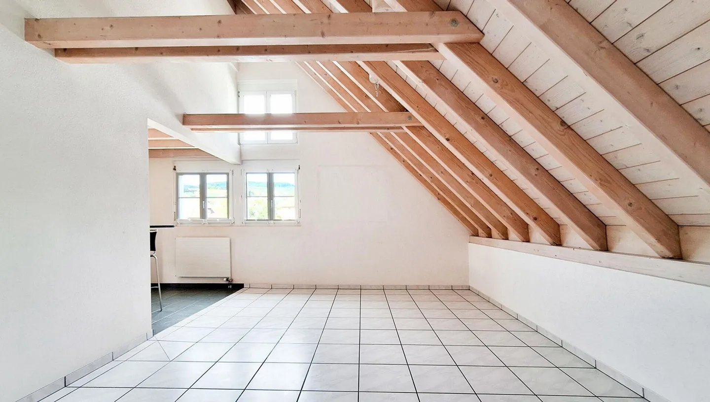 Characterful Attic Apartment in the Village Center - Photo 3 of 13