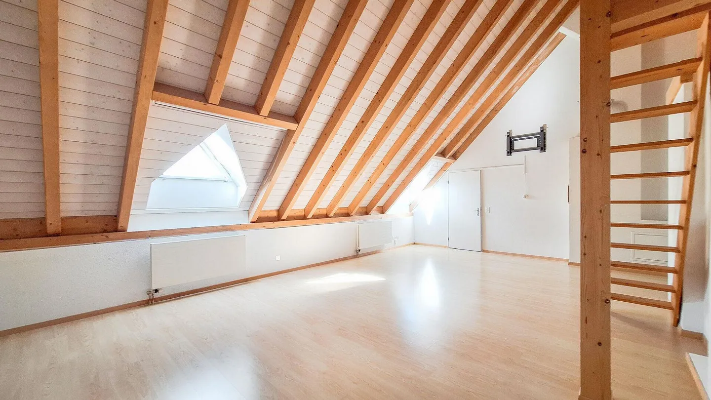 Characterful Attic Apartment in the Village Center - Photo 9 of 13