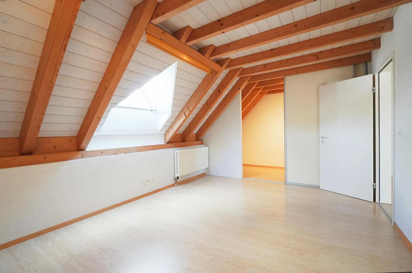 Characterful Attic Apartment in the Village Center - Photo 10 of 13