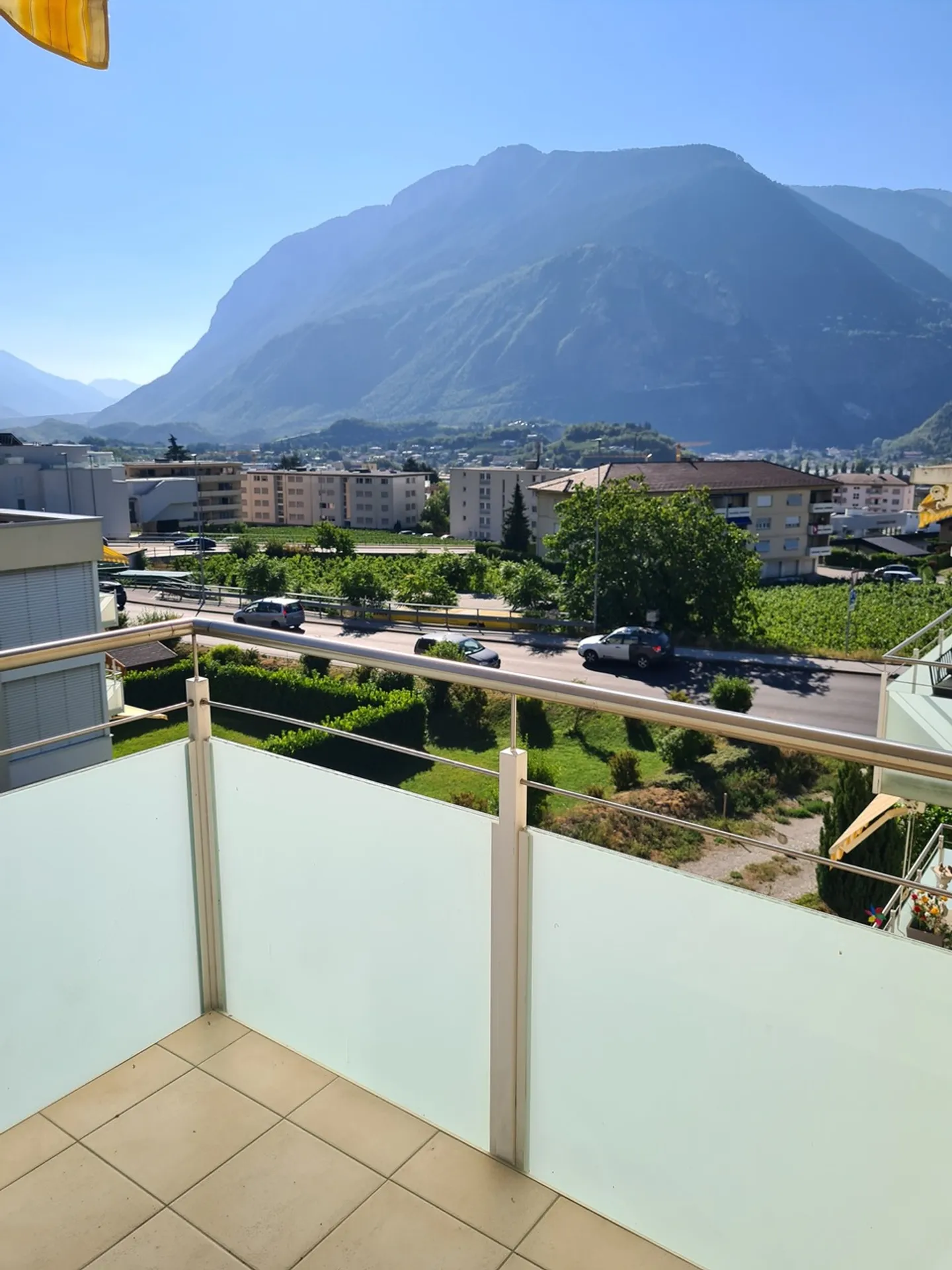 Spacious Apartment with Terrace - Photo 4 of 13