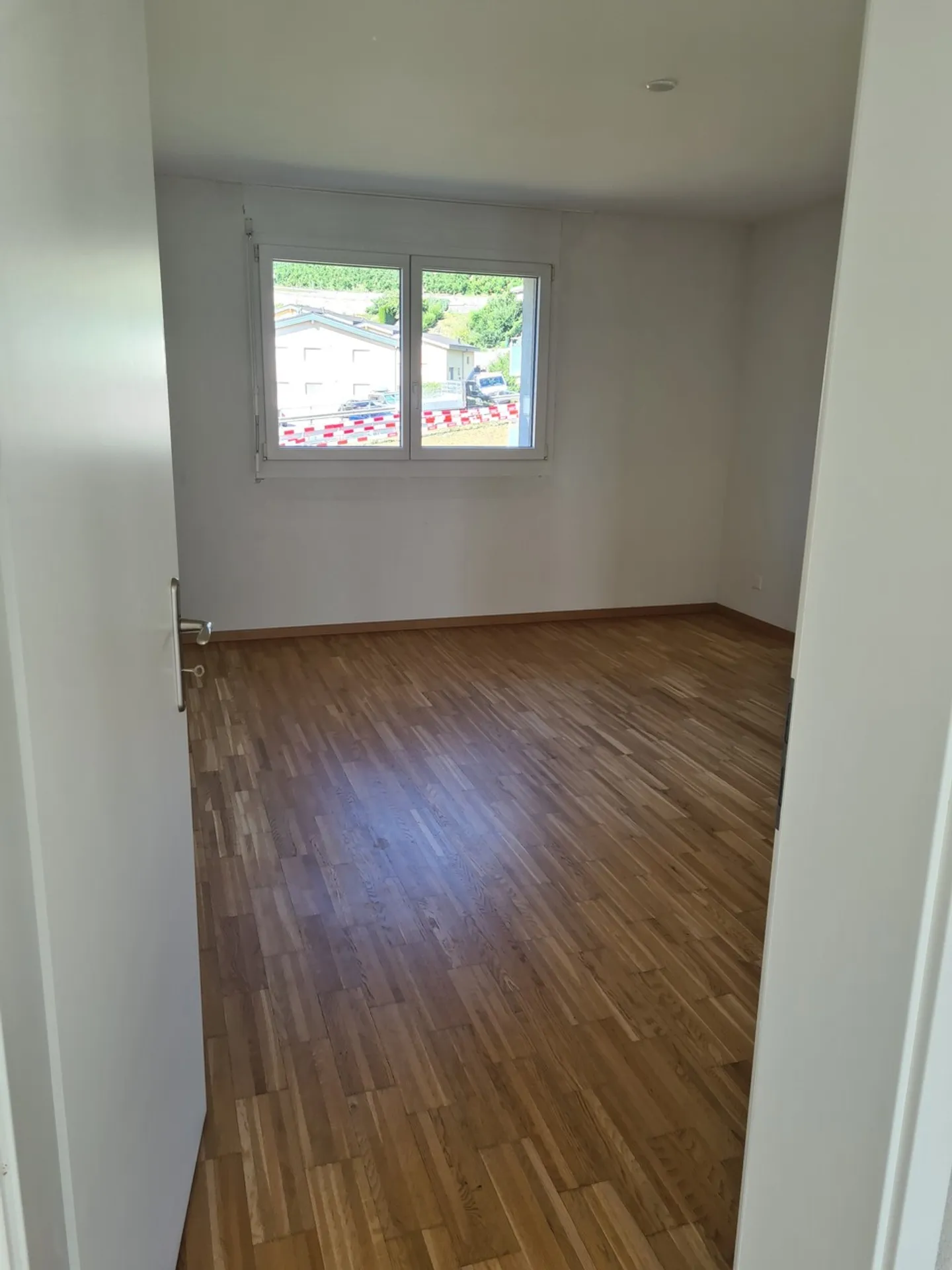 Spacious Apartment with Terrace - Photo 10 of 13