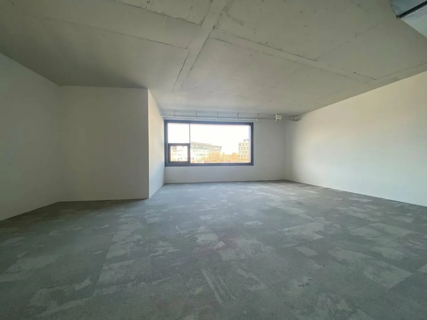 Spazio ufficio in un edificio multifunzionale nella zona FTI - Foto 5 di 8