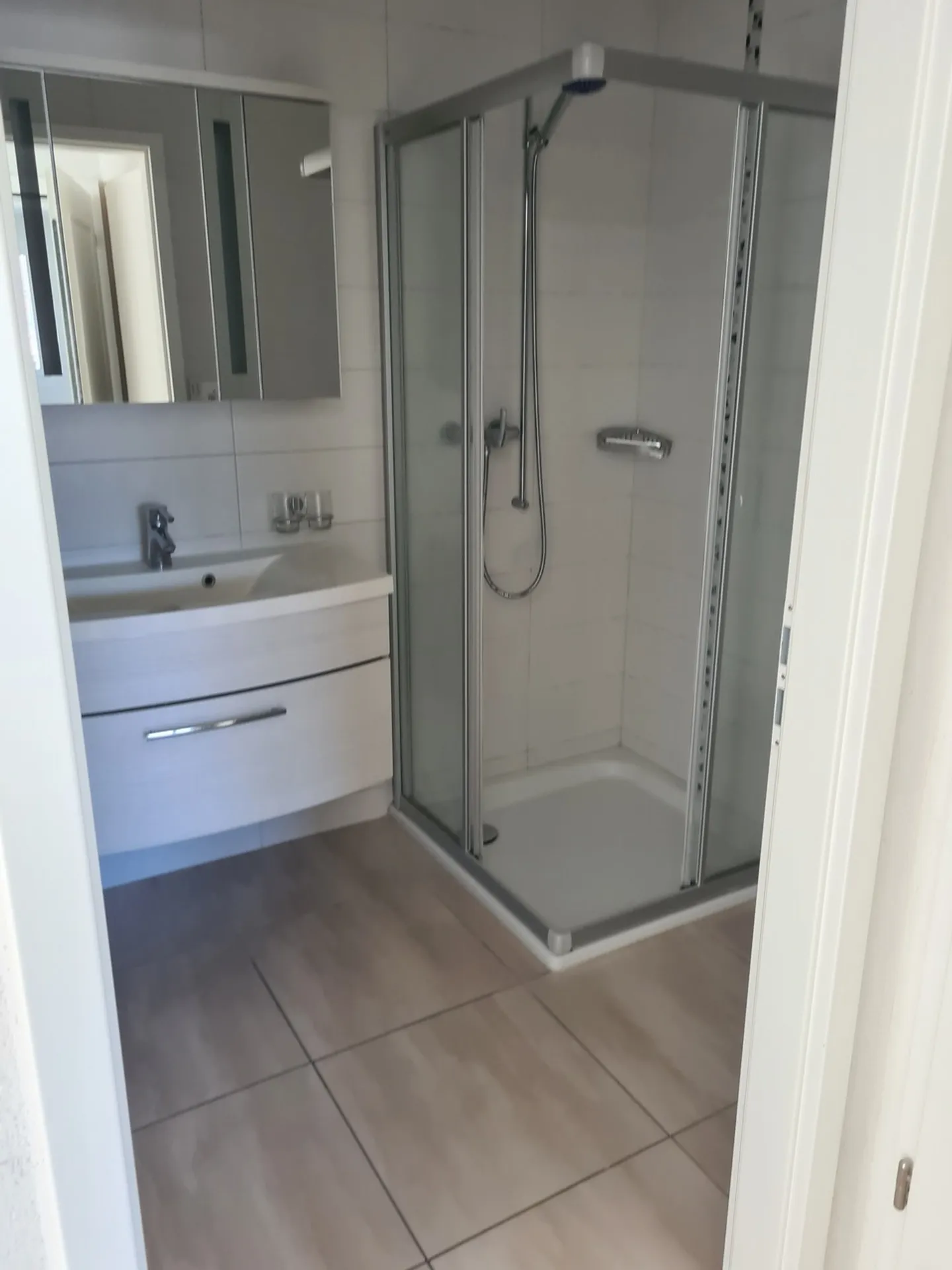 Spacious Apartment with Terrace - Photo 12 of 13