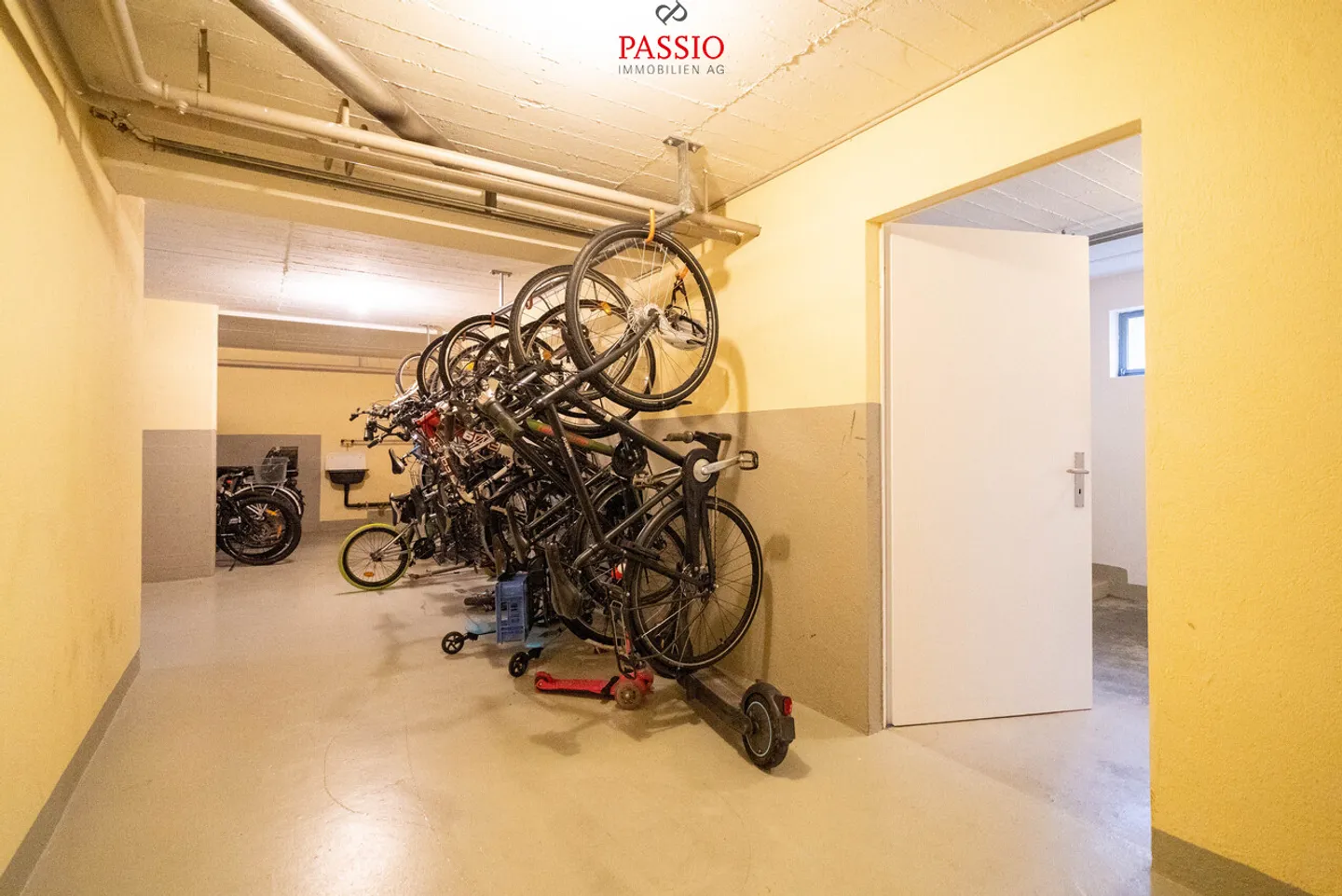 Appartement spacieux de 4,5 pièces dans un emplacement central - Photo 12 sur 15