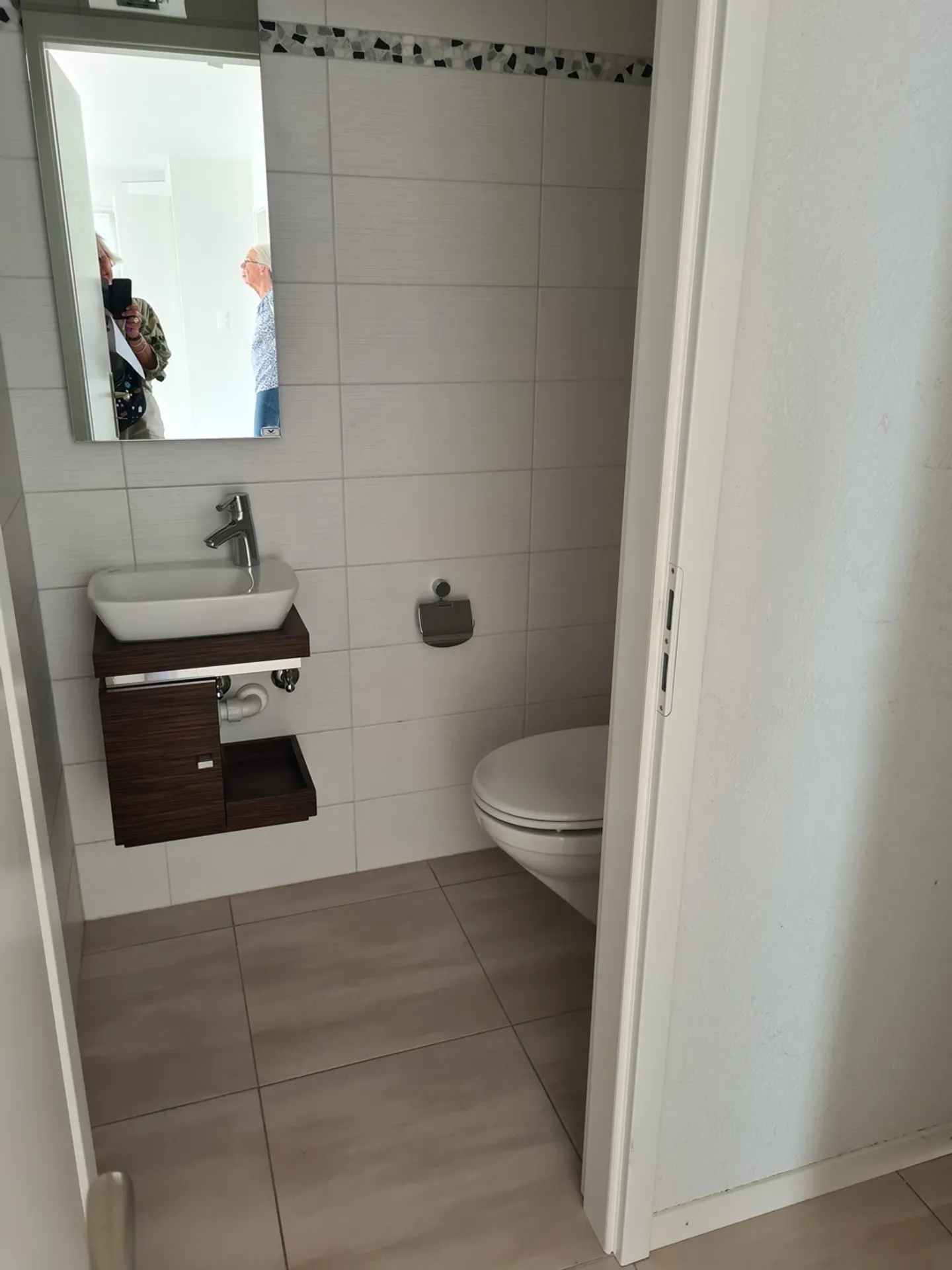 Spacious Apartment with Terrace - Photo 13 of 13