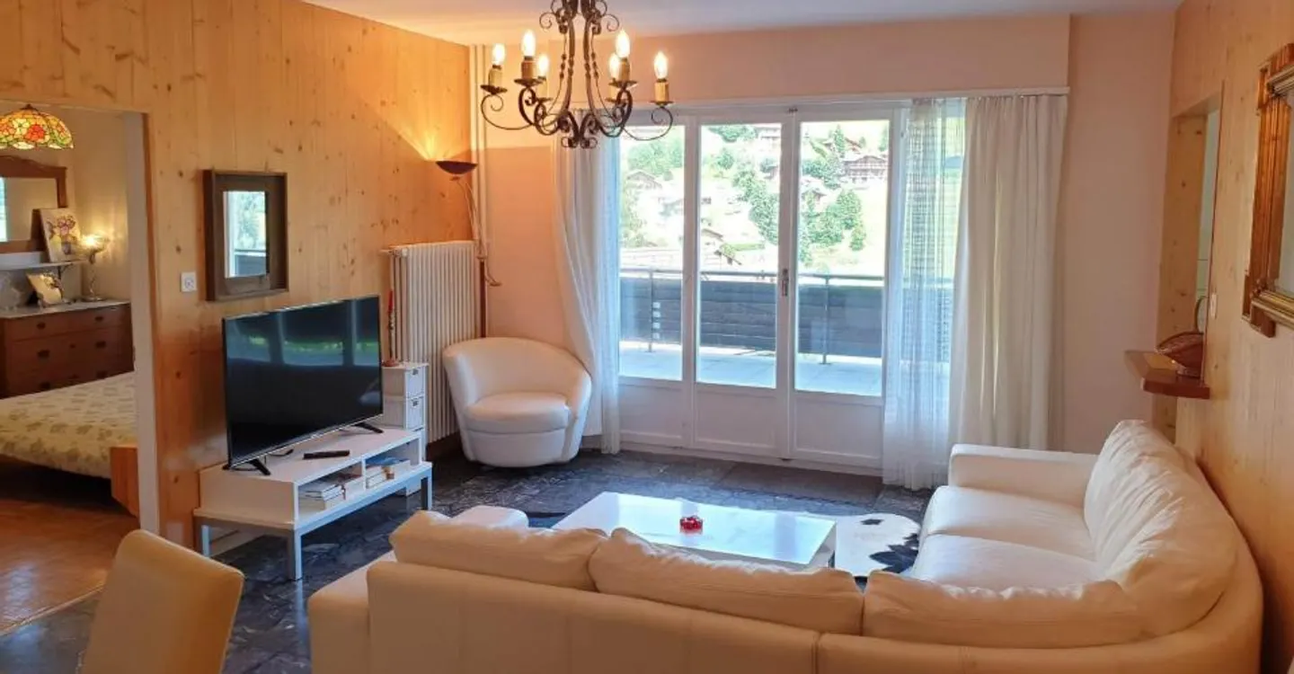 5-room apartment - Photo 1 of 12