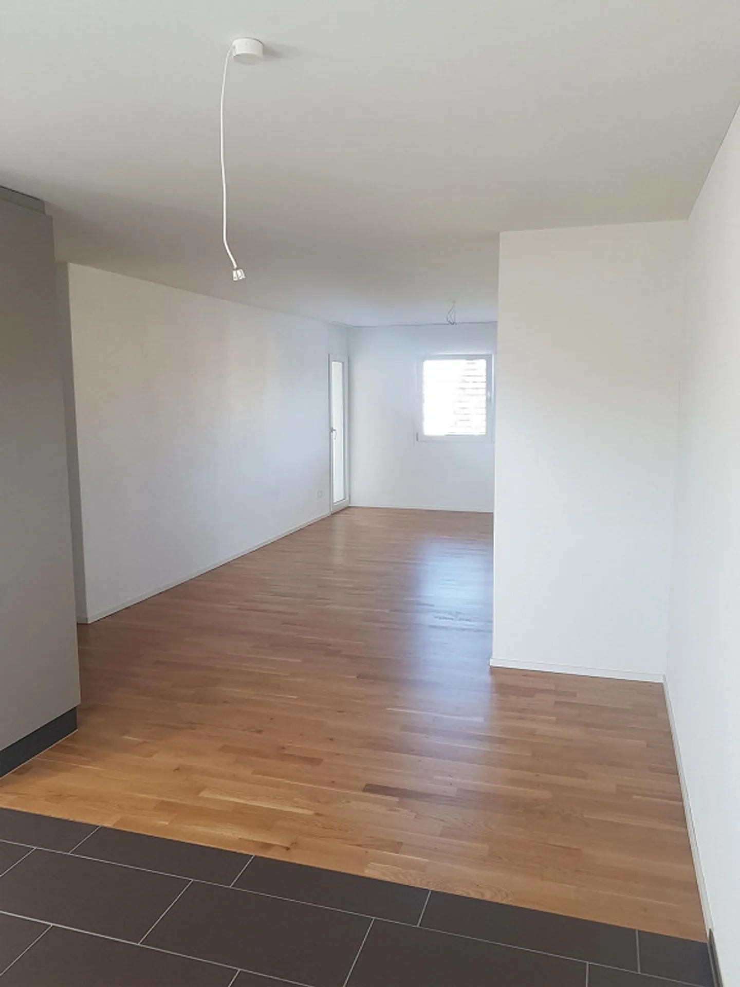 Appartamento moderno di 2,5 stanze con balcone coperto - Foto 3 di 10