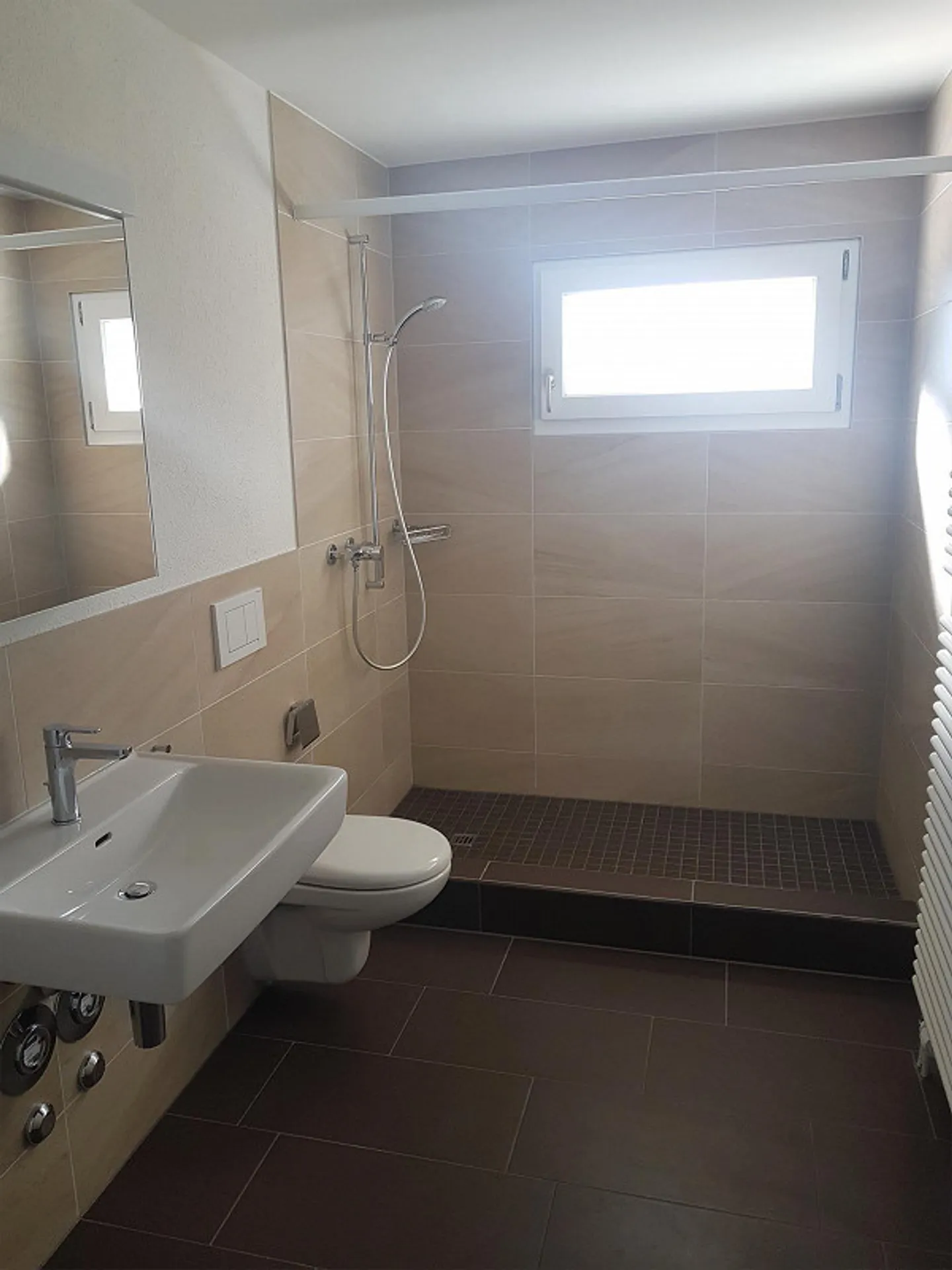 Appartamento moderno di 2,5 stanze con balcone coperto - Foto 6 di 10