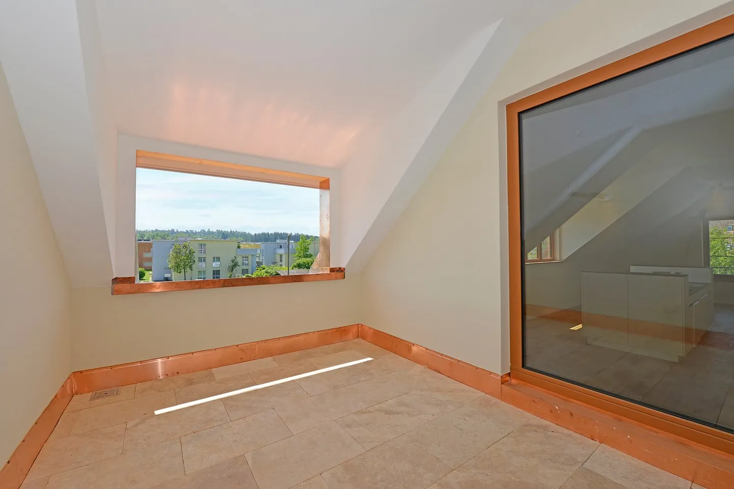 High-quality 3.5 room maisonette apartment (100m²+) in Bassersdorf - Photo 5 of 13