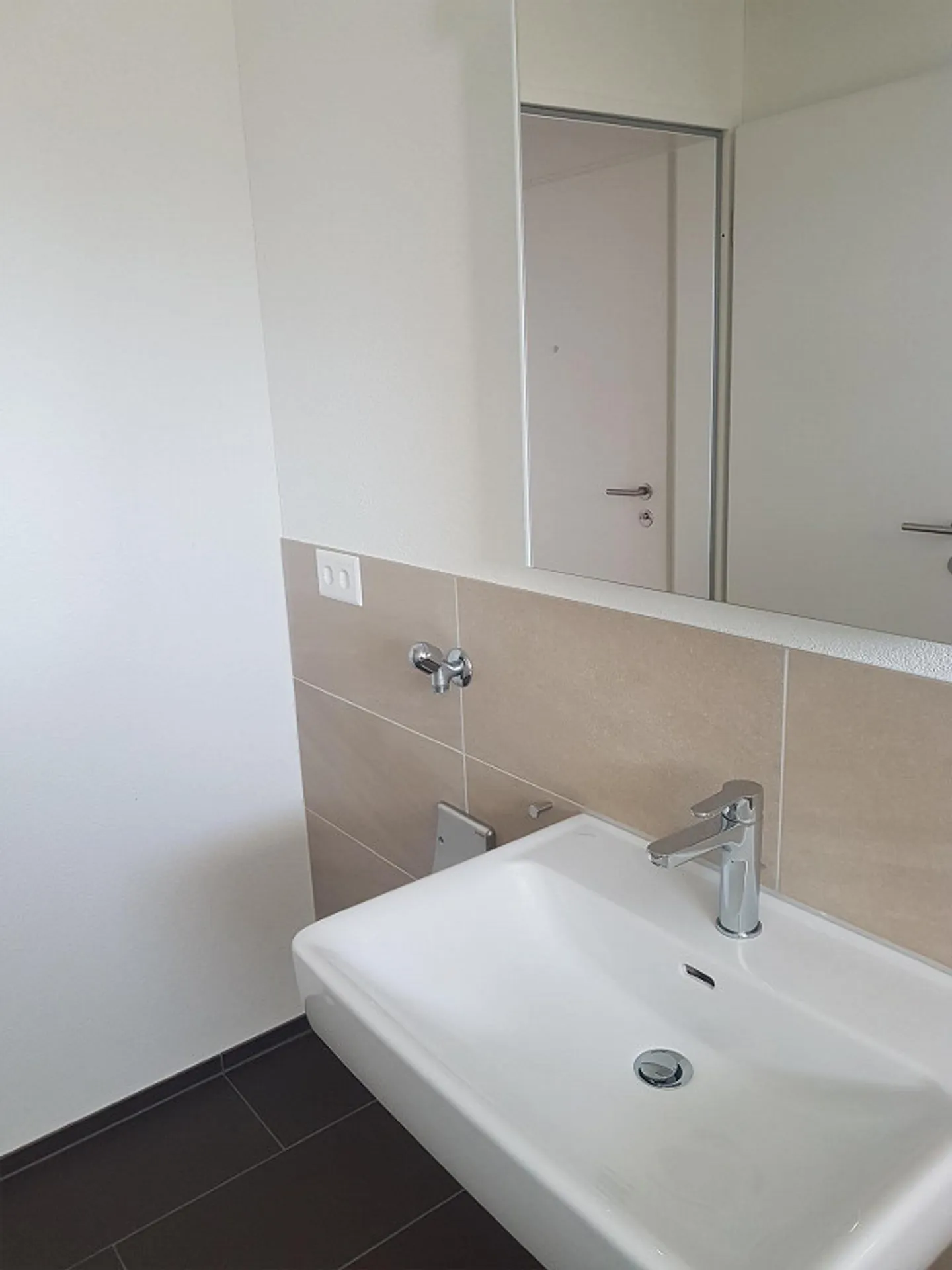 Appartamento moderno di 2,5 stanze con balcone coperto - Foto 7 di 10