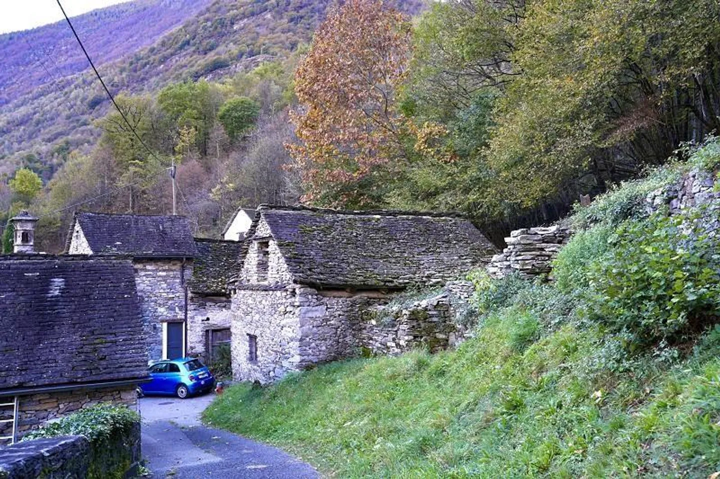 Rustique de 3 pièces à rénover avec grand terrain de prairie et de forêt - Photo 9 sur 14