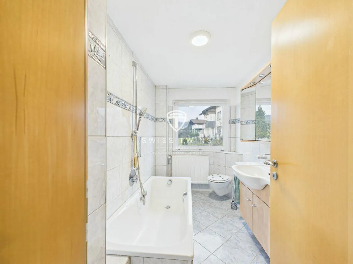 Exclusive semi-detached house with high-quality furnishings - Photo 8 of 28