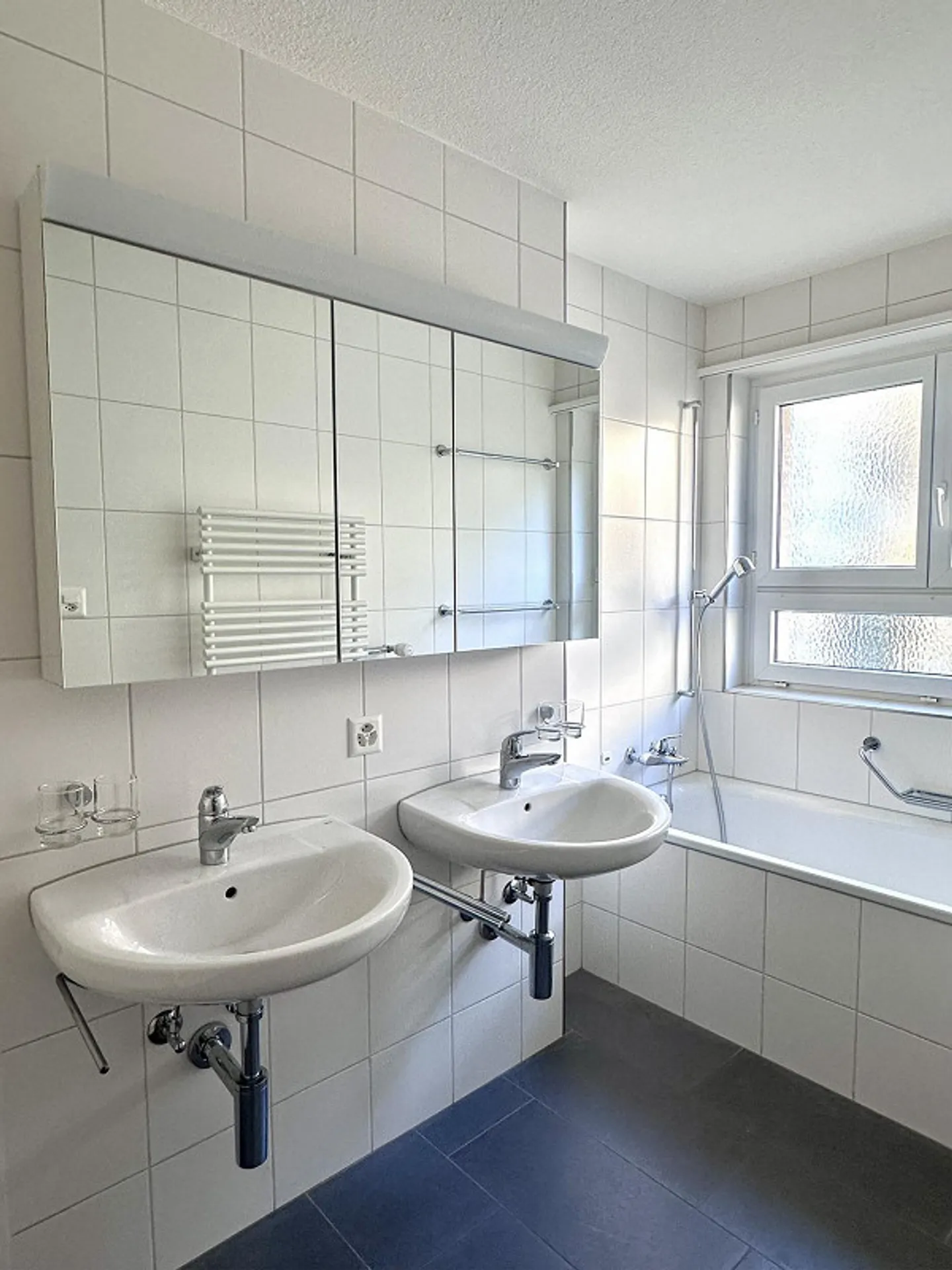 Appartement lumineux de 4,5 pièces dans un emplacement central à Saint-Gall - Photo 7 sur 12