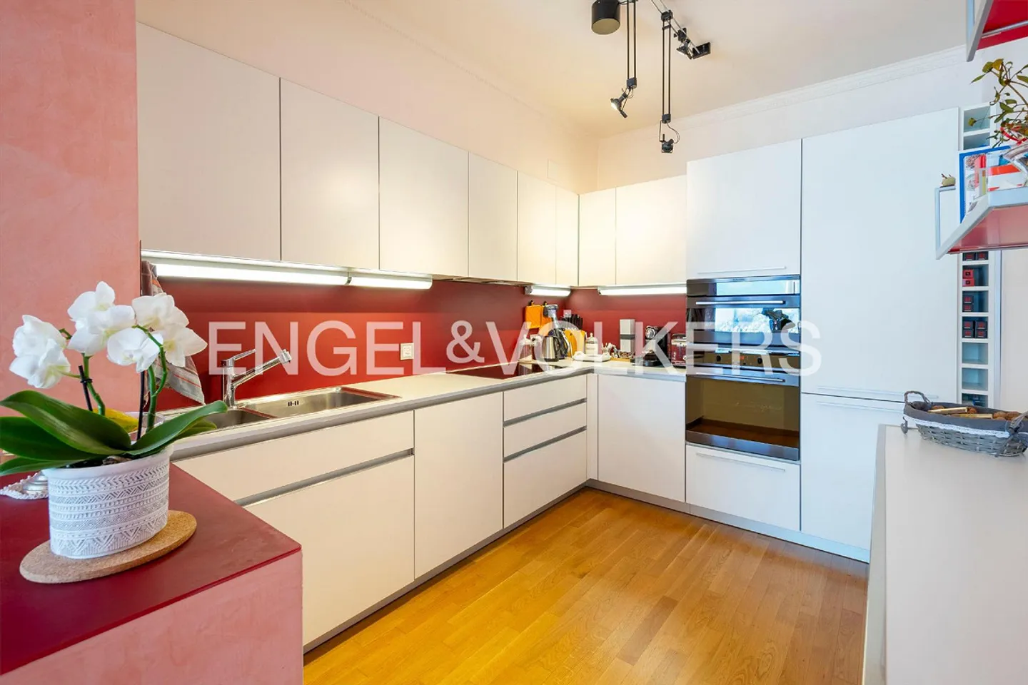 High-quality apartment with garden and lake view - Photo 6 of 13