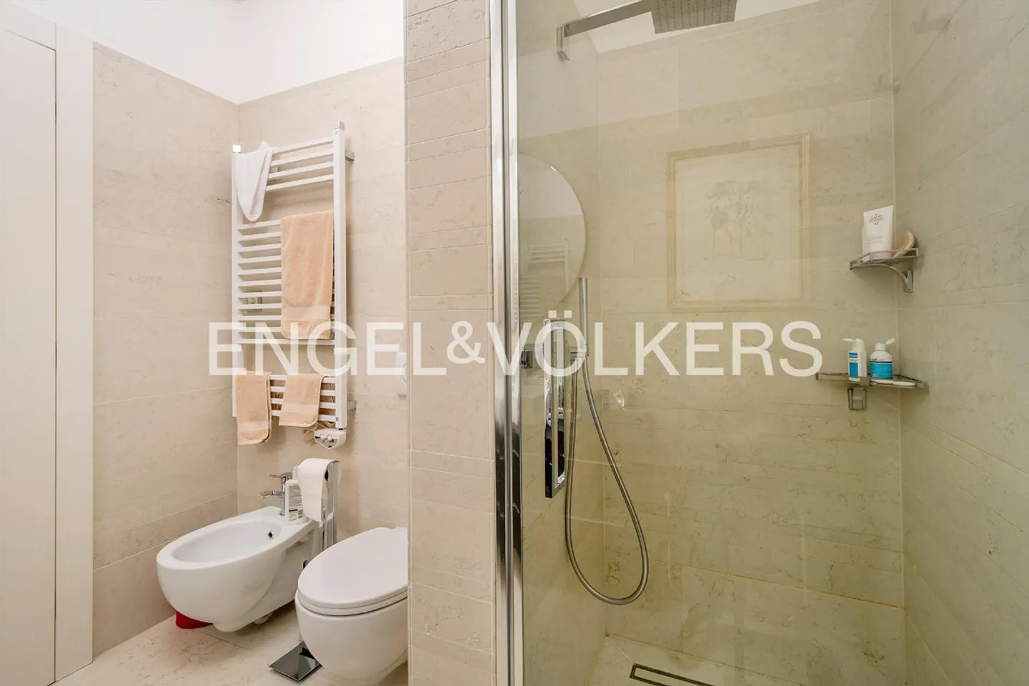 High-quality apartment with garden and lake view - Photo 12 of 13