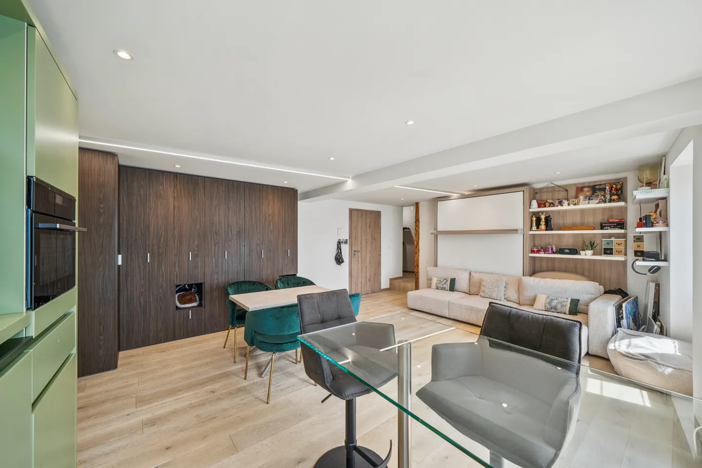 Immeuble d'habitation entièrement rénové avec vue lac - Photo 9 sur 17