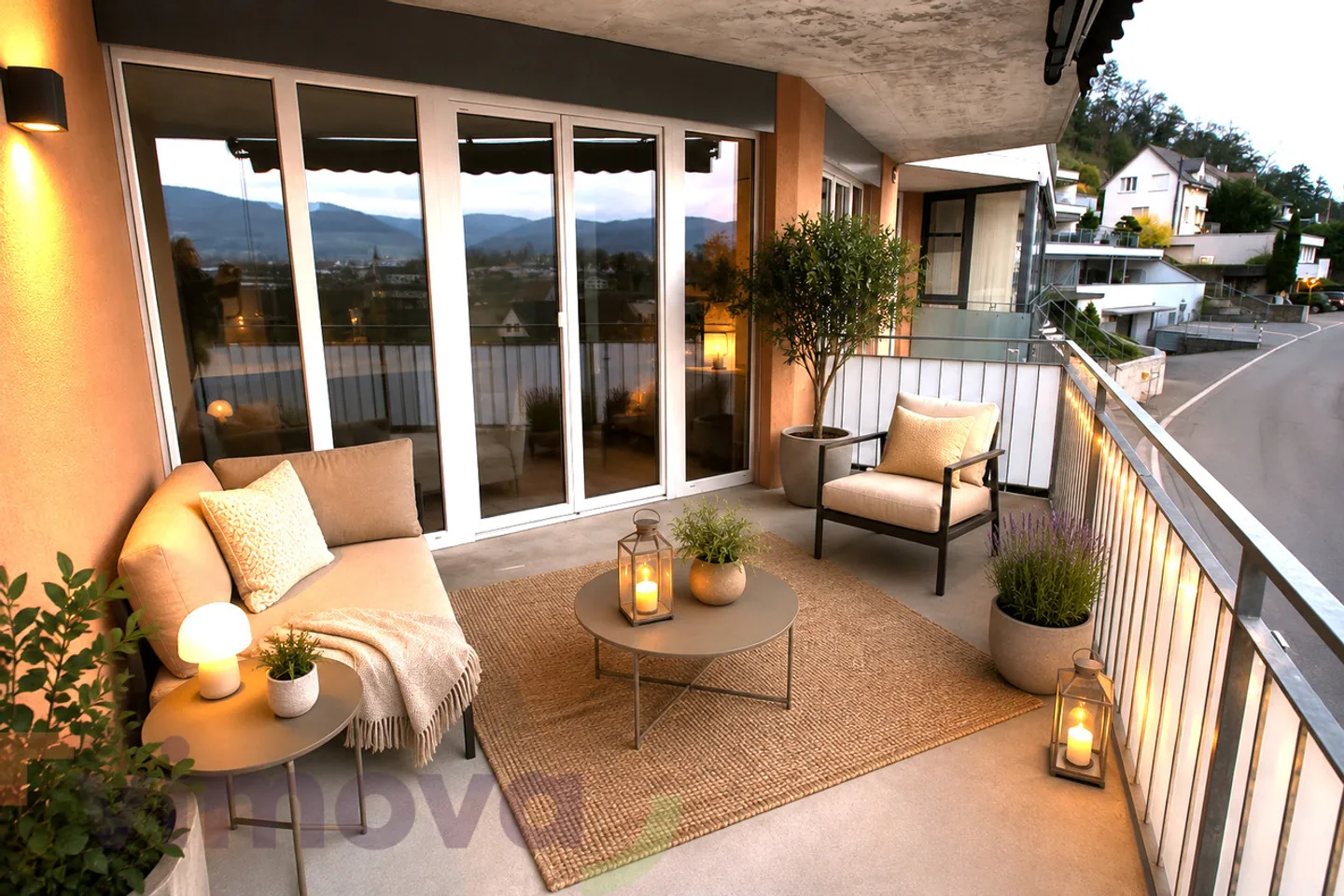 Bright Apartment with Balcony - Photo 4 of 4