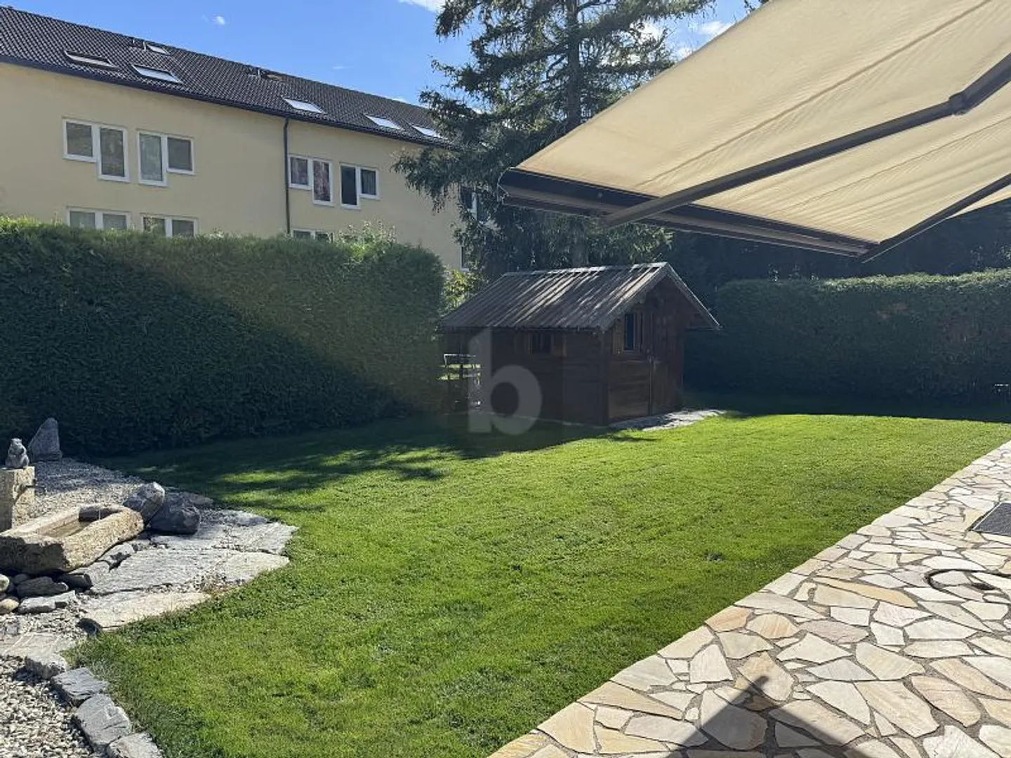 ECRIN LUMINEUX ET RAFFINÉ AU MILIEU DES VIGNES - Photo 1 sur 6