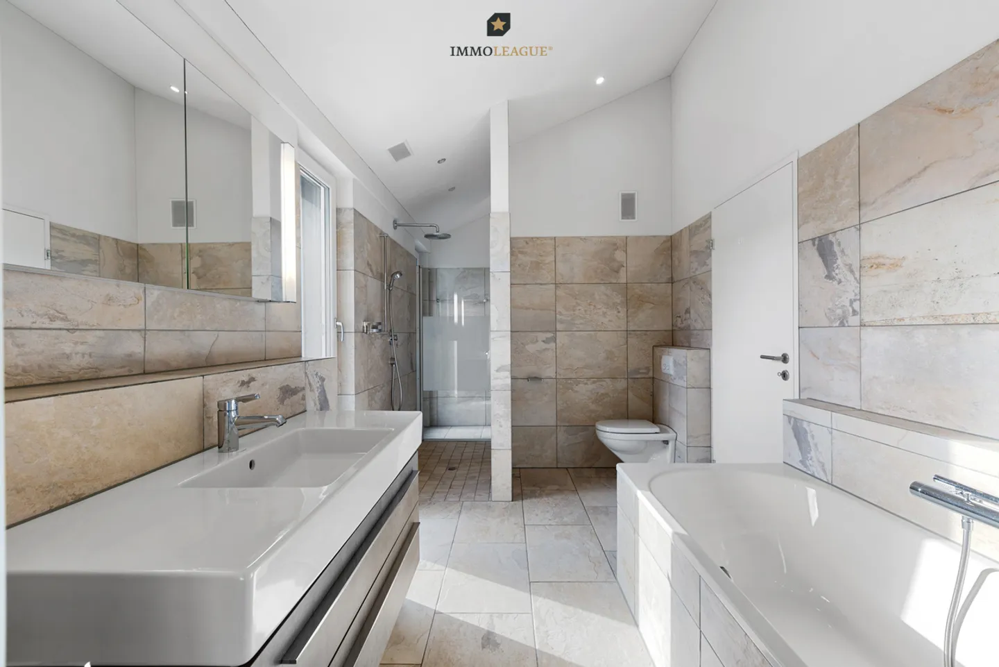 Appartement en attique avec ambiance unique près du lac - Photo 6 sur 12