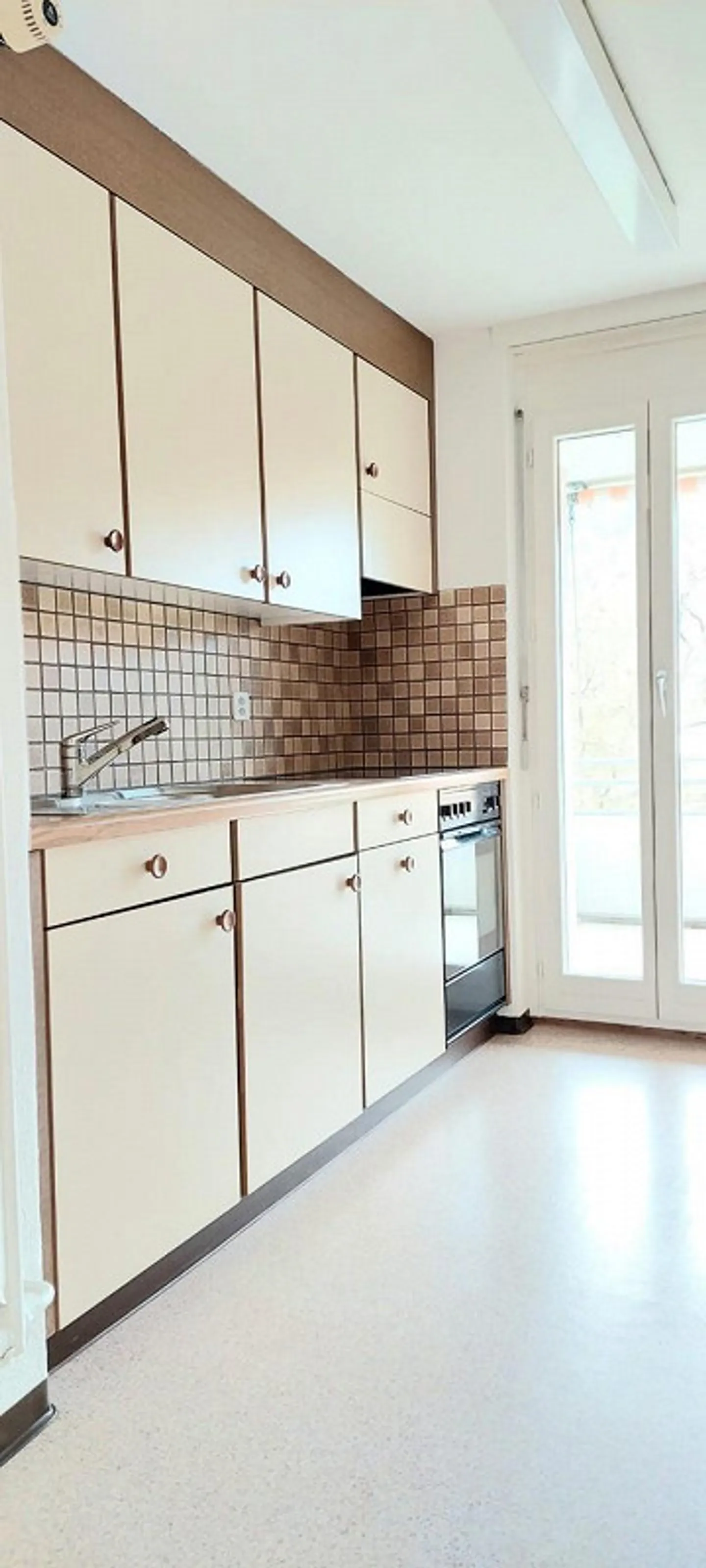 Offerta! Ampio appartamento di 4,5 locali a Feuerthalen - Foto 1 di 11