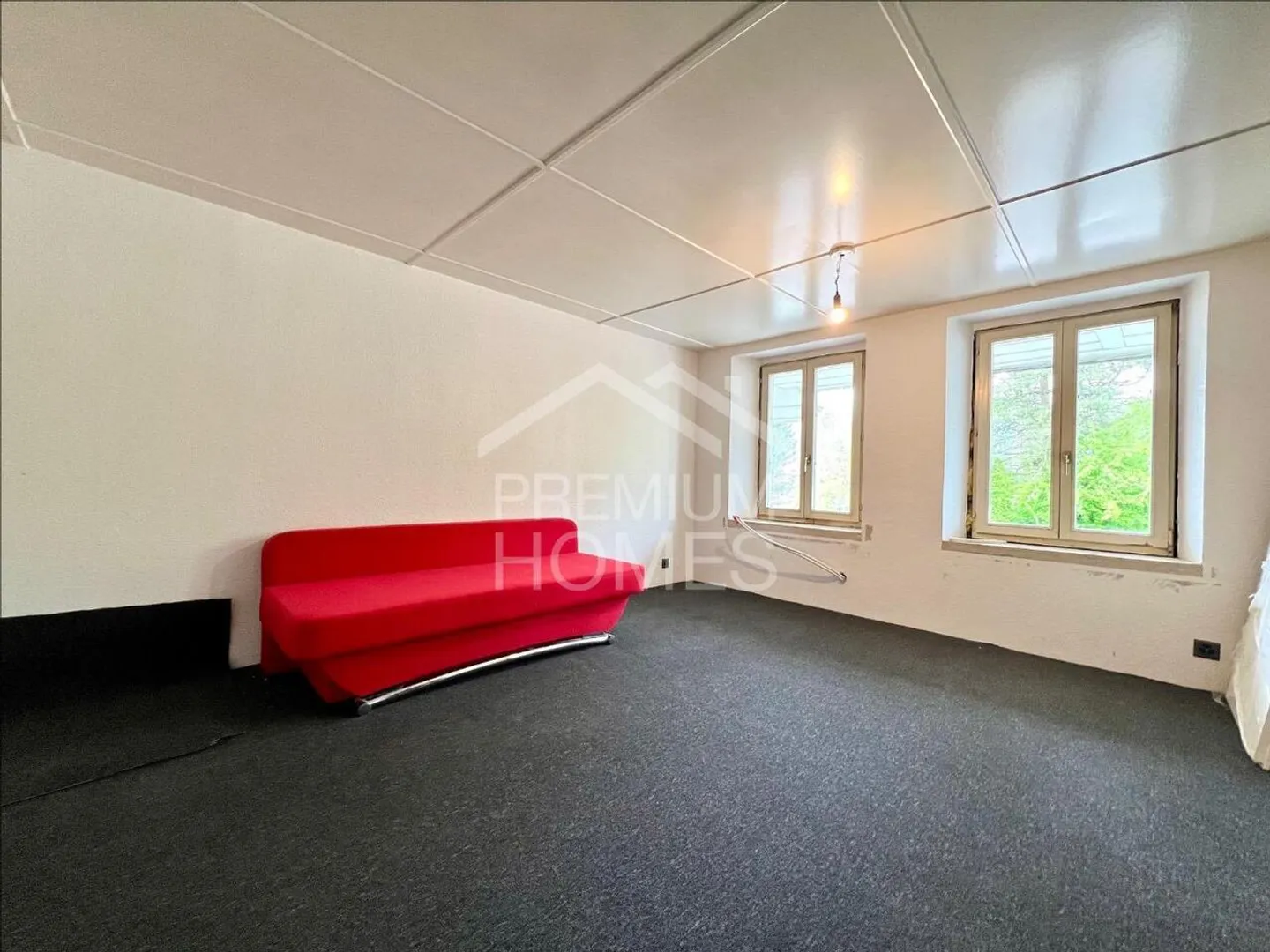 Casa multifamiliare versatile con potenziale di espansione e permessi di costruzione approvati - Foto 7 di 13
