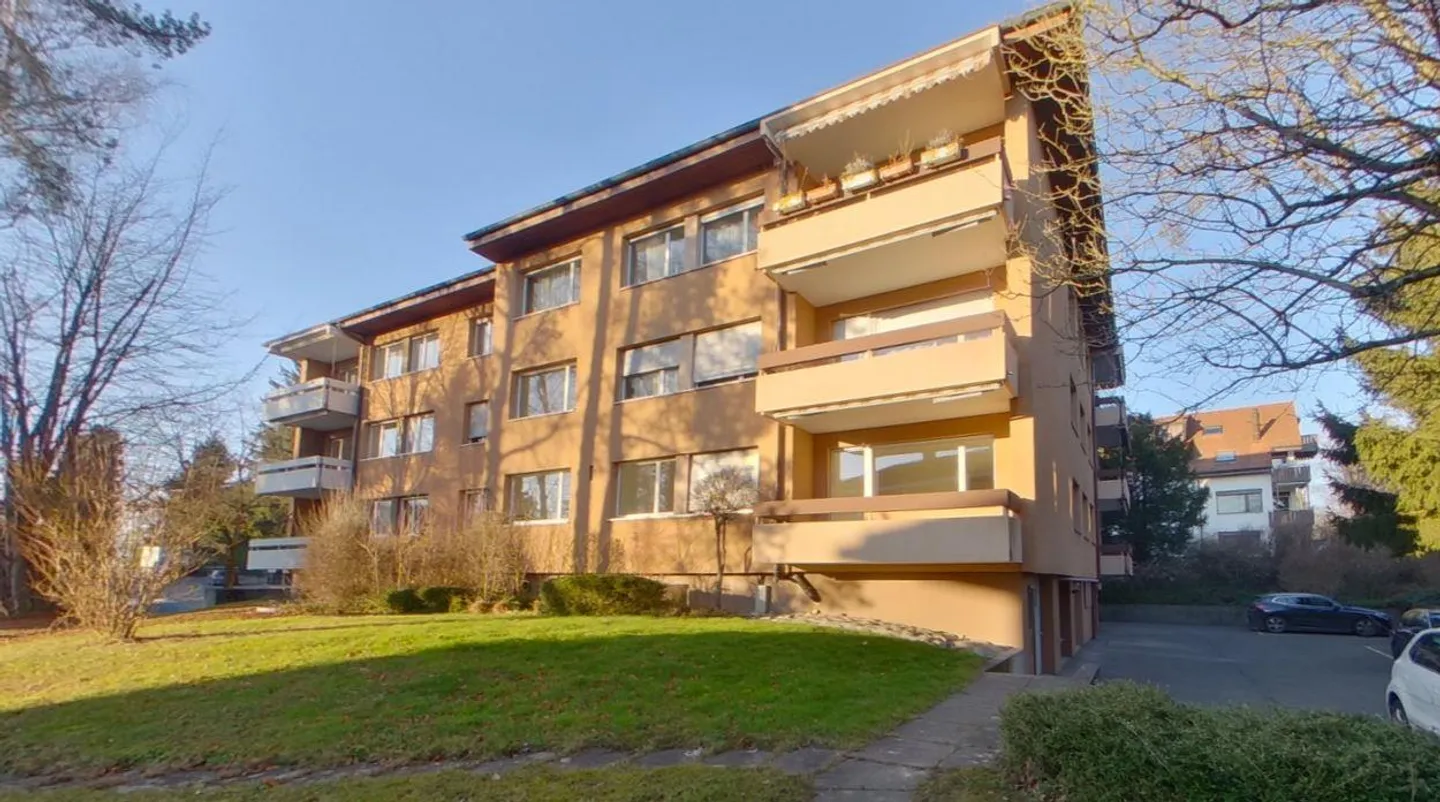 Spacious Penthouse Apartment in Schwerzenbach - Photo 1 of 13