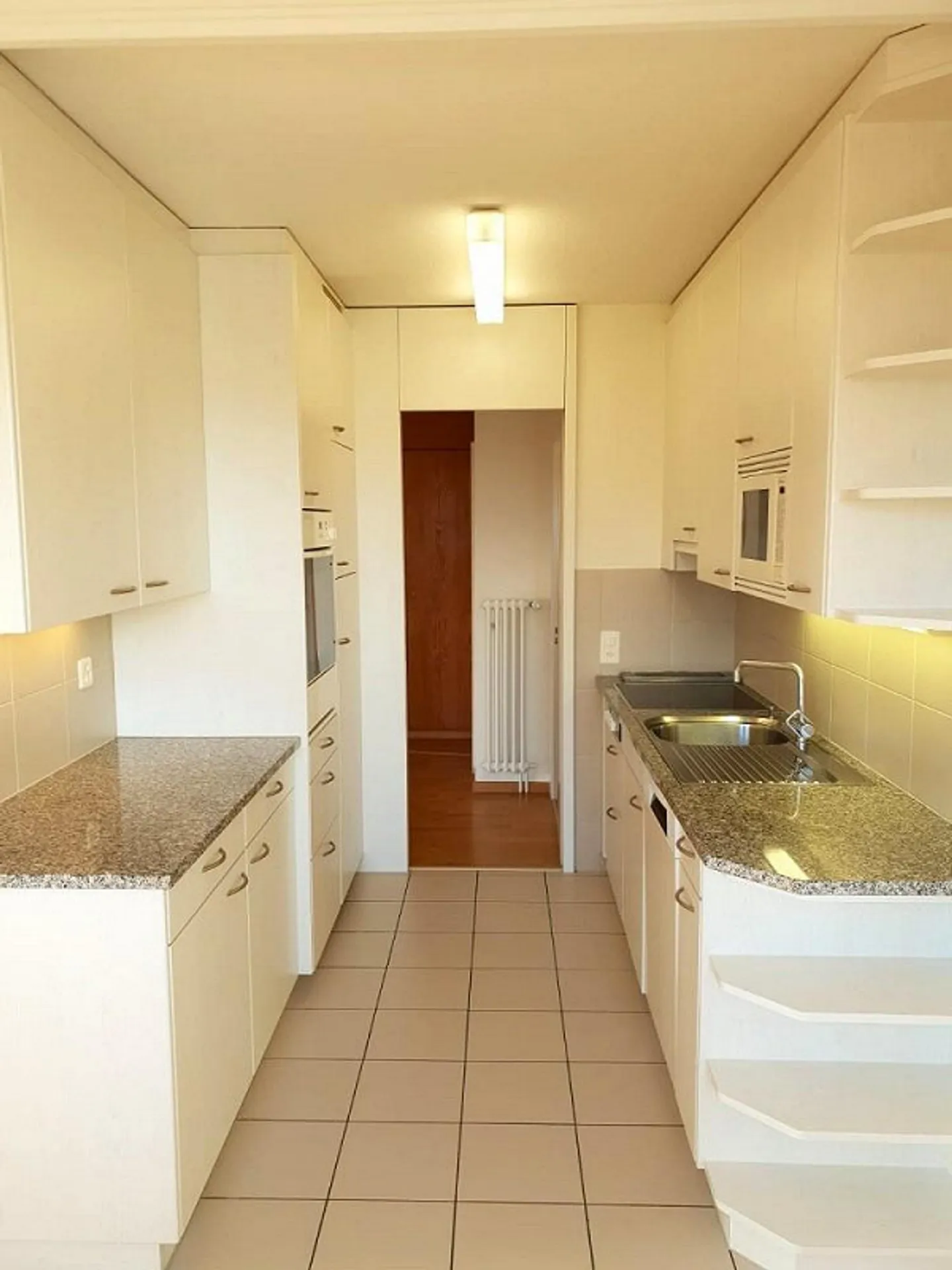 Spacious Penthouse Apartment in Schwerzenbach - Photo 3 of 13