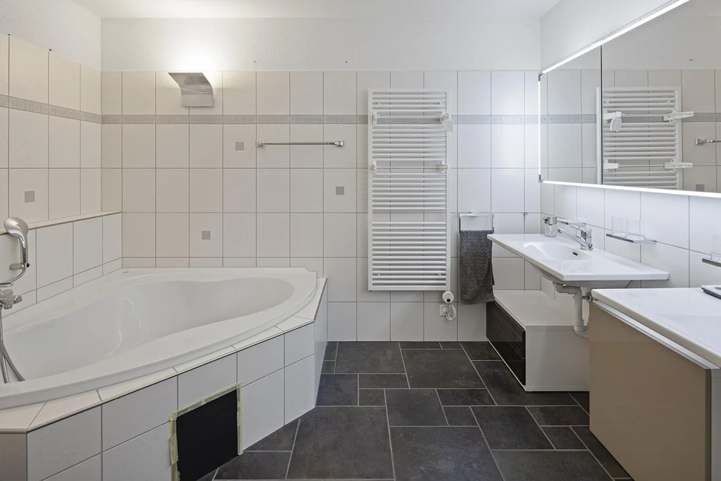Geräumiges Zuhause mit Seeblick - Foto 12 von 15