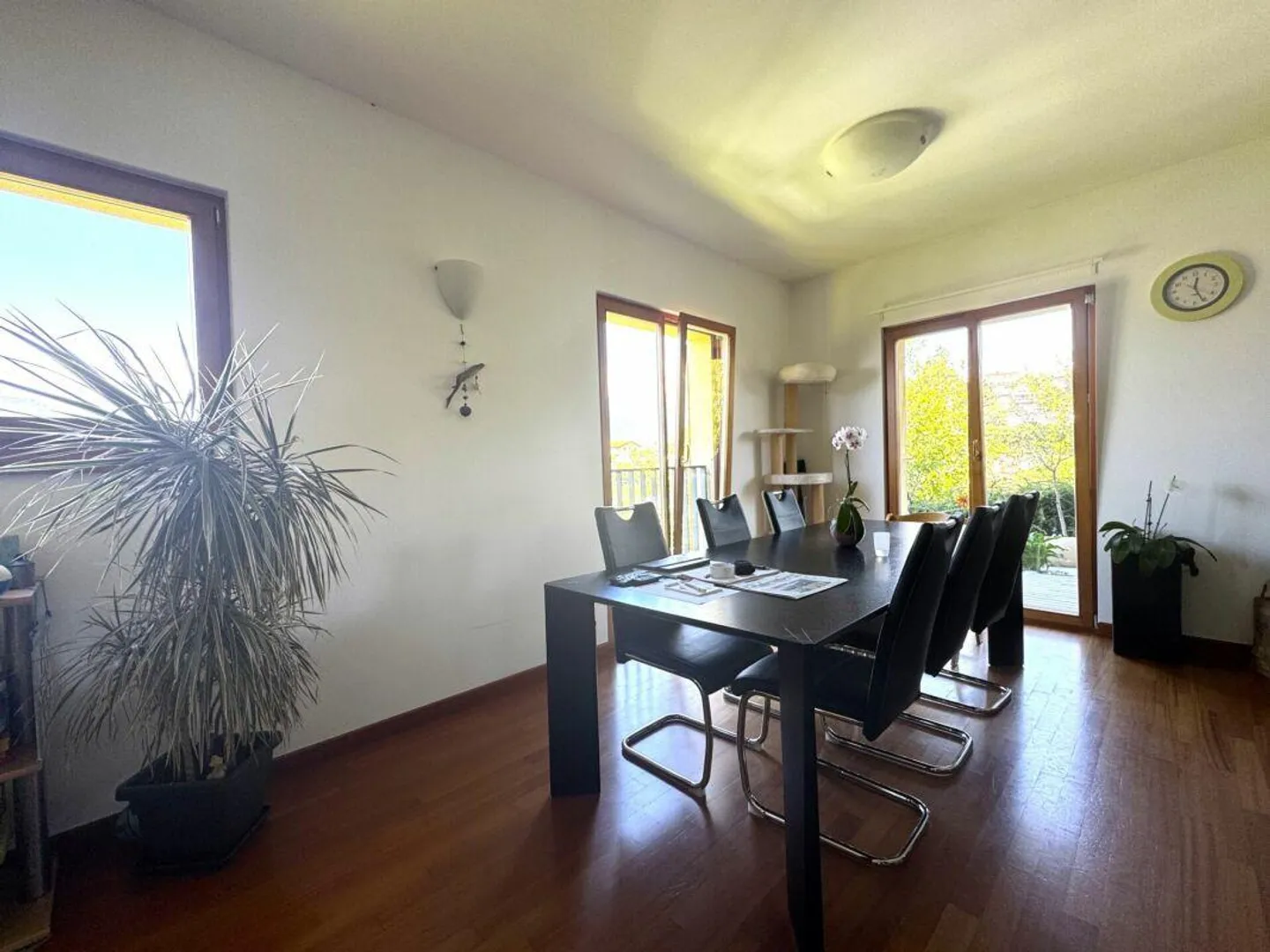 Bel appartement de 5,5 pièces avec terrasse et jardin privé - Photo 3 sur 9
