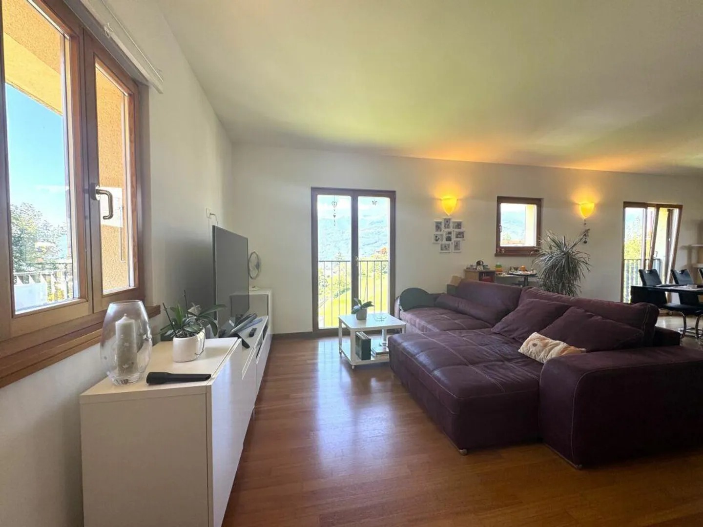 Bel appartement de 5,5 pièces avec terrasse et jardin privé - Photo 4 sur 9