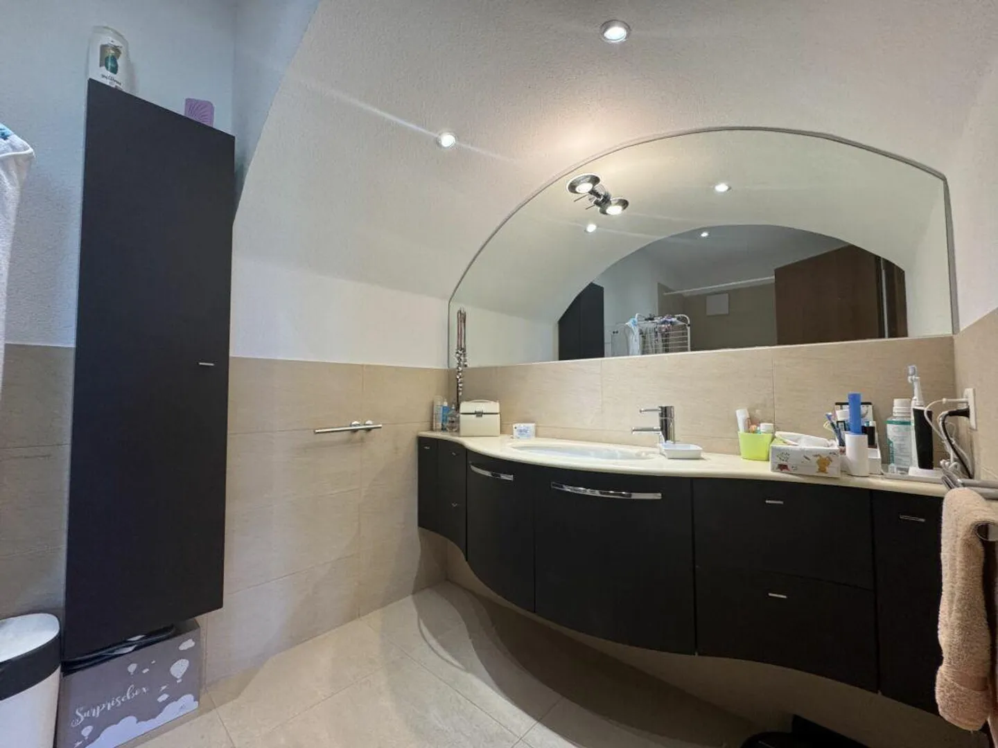Bel appartement de 5,5 pièces avec terrasse et jardin privé - Photo 6 sur 9