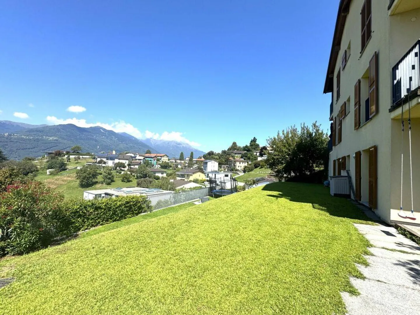 Bel appartement de 5,5 pièces avec terrasse et jardin privé - Photo 9 sur 9