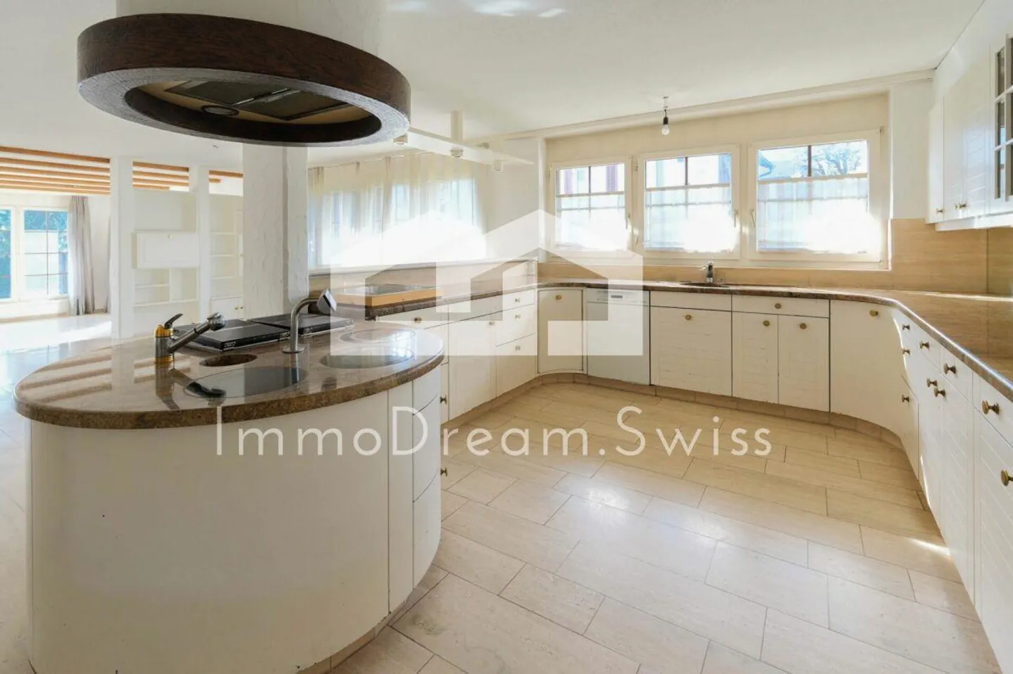 Villa di campagna spaziosa 11,5 stanze, con stalla per cavalli e 5 garage - Foto 4 di 18