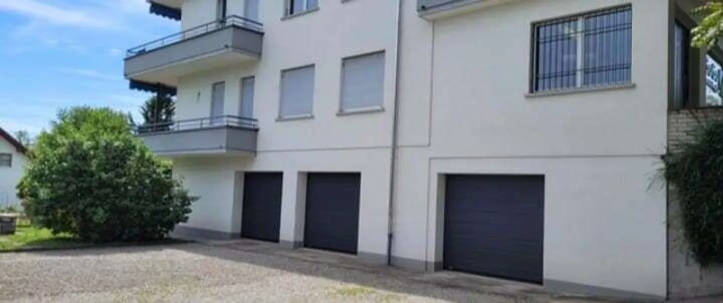 BRIGHT 4.5-ROOM APARTMENT WITH GARDEN IN COLDRERIO - Photo 8 of 10