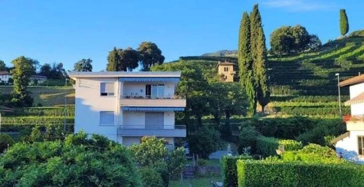 BRIGHT 4.5-ROOM APARTMENT WITH GARDEN IN COLDRERIO - Photo 9 of 10