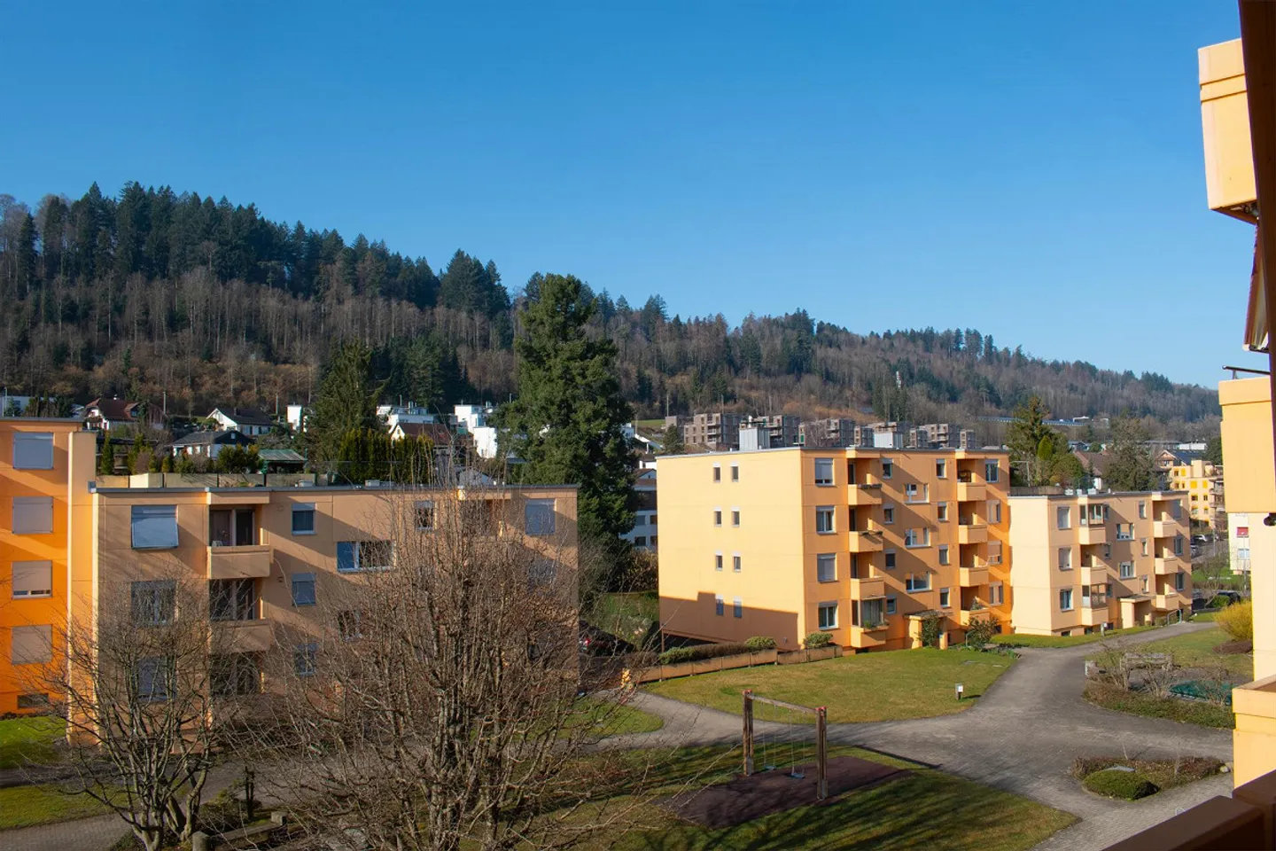 Charming 4.5-room apartment with balcony in Horgen - Photo 1 of 4