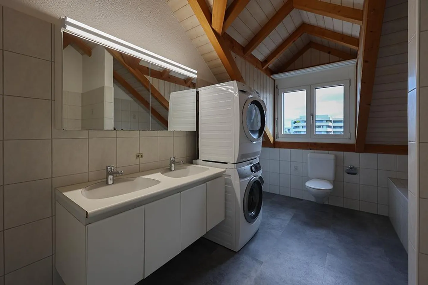 Appartement sous les toits charmant - Photo 5 sur 7